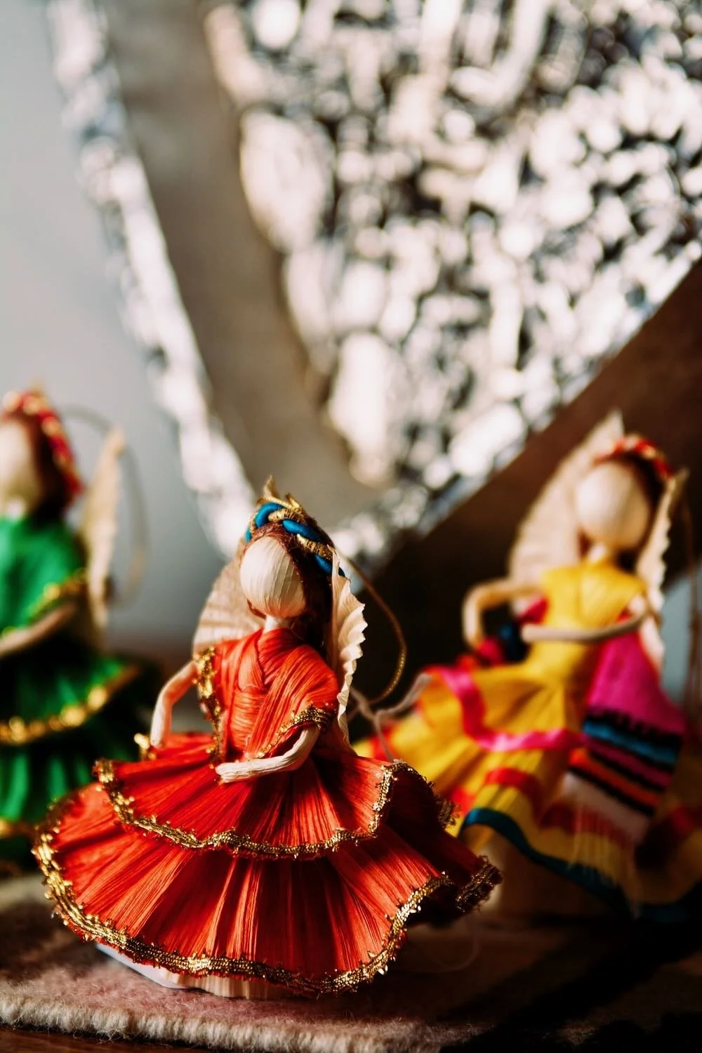 Cornhusk flower Folklorico dolls from Mexico | Milagros Rústicos