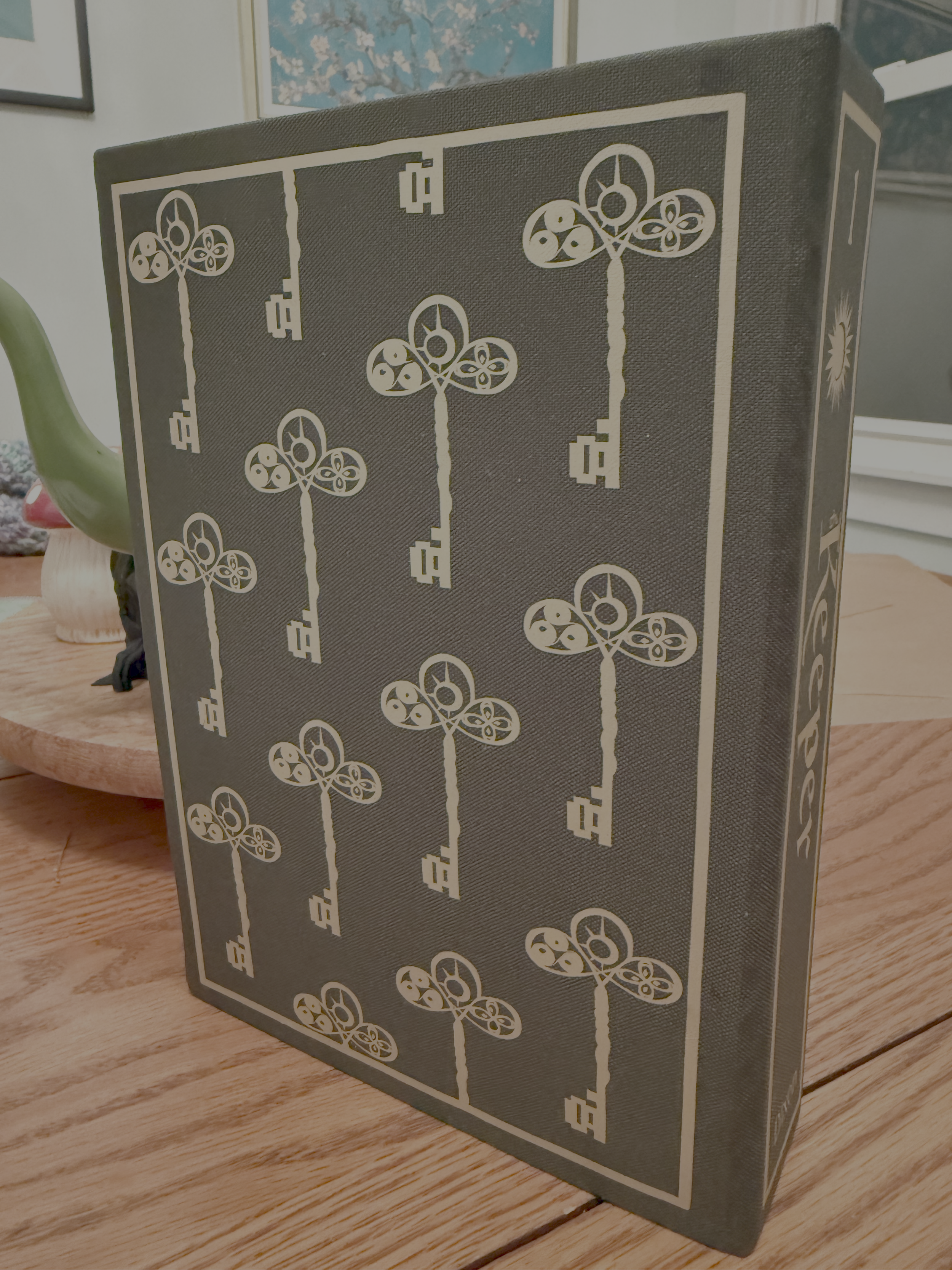 Handmade_Hardback2.png