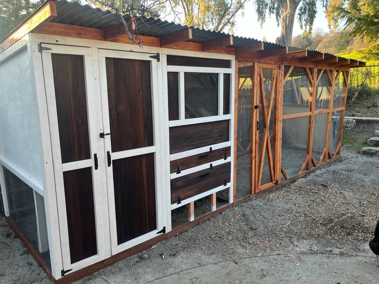The Solid -8x8 - Chicken Coop for 14+ Chickens - Dream Chicken Coop