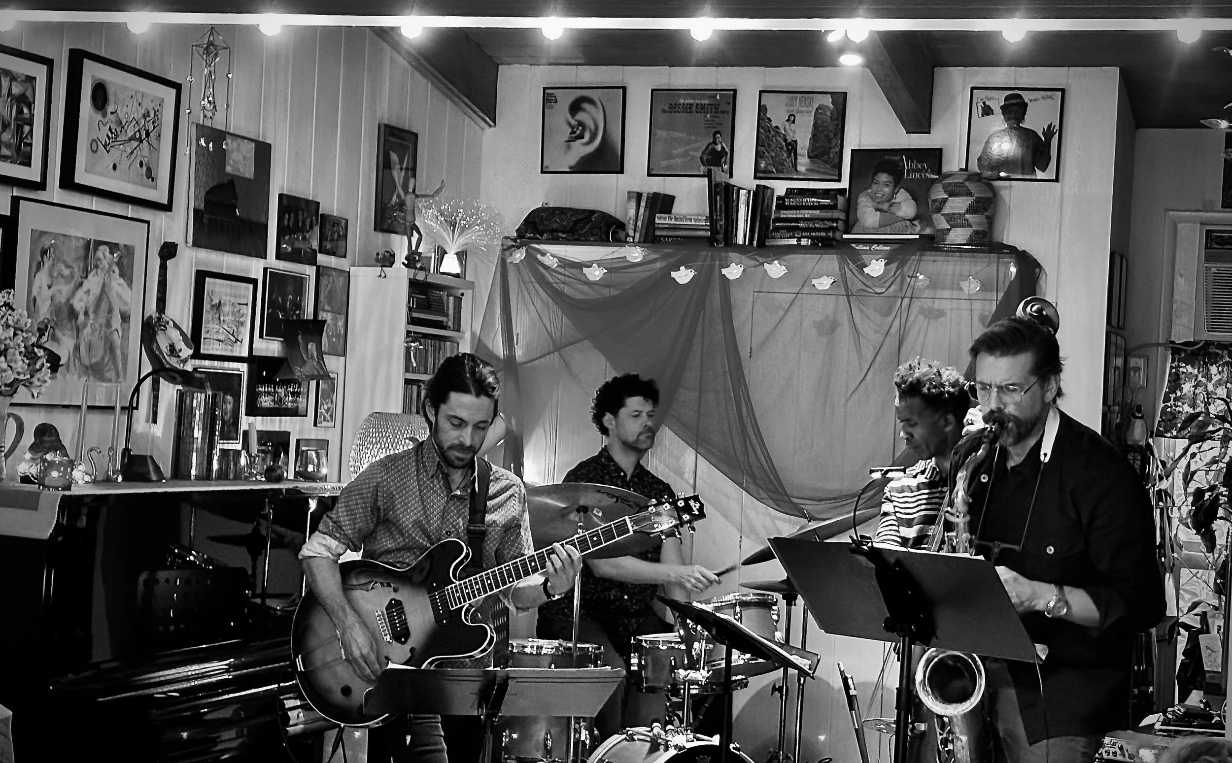 Tom Luer Quartet
w Andrew Synowiec, Edwin Livingston, Dań Schnelle 