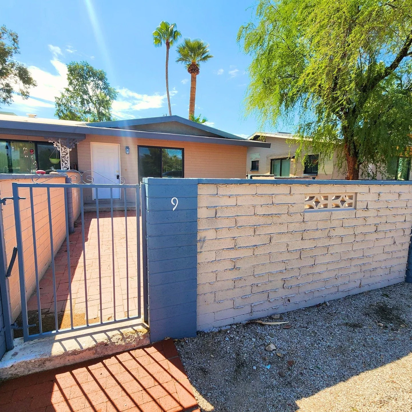 Beautiful 2 Bed/1 Bath Townhome in Charming Community w/Pool! Eastside Location, in-unit laundry, &amp; More!

Don't miss your chance to make this eastside Gem your next home! This 2 bedroom 1 bath townhome features an oversized patio entry, tile flo