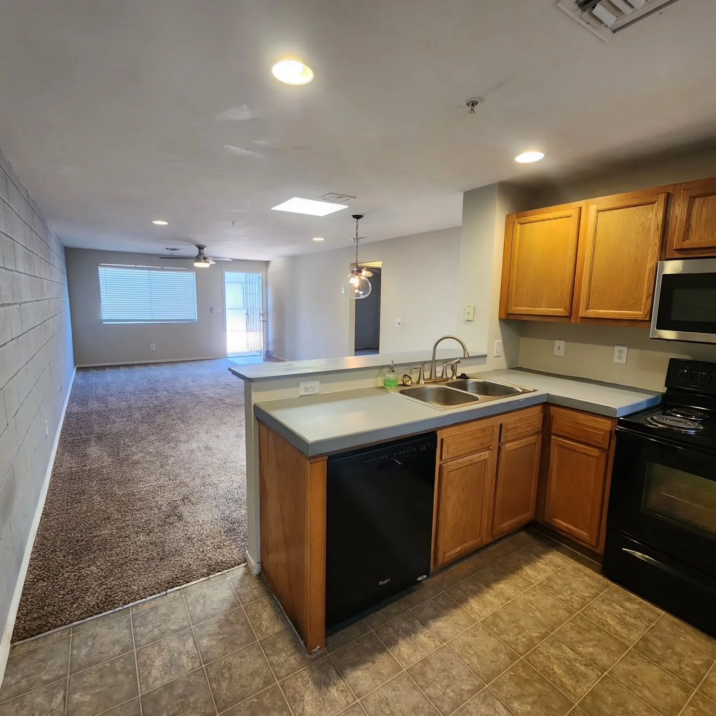 Looking for a cozy apartment with all the Tucson charm? Welcome home!

This 2 bedroom, 1 bath apartment home is located in mid-town, 2921 N Geronimo Ave Tucson AZ 85705. Just under 3 mi from the U of A and close to downtown, this small private commun