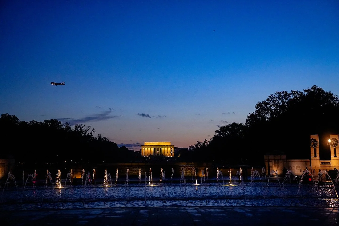 Took this earlier this year during @k3vin.wayne's inaugural #ShoottheNightDC event. Obviously, the city has changed a bit since then, but when Kevin said he was hosting one, I jumped at the chance to go. Also, I hadn't taken an image of the Lincoln M