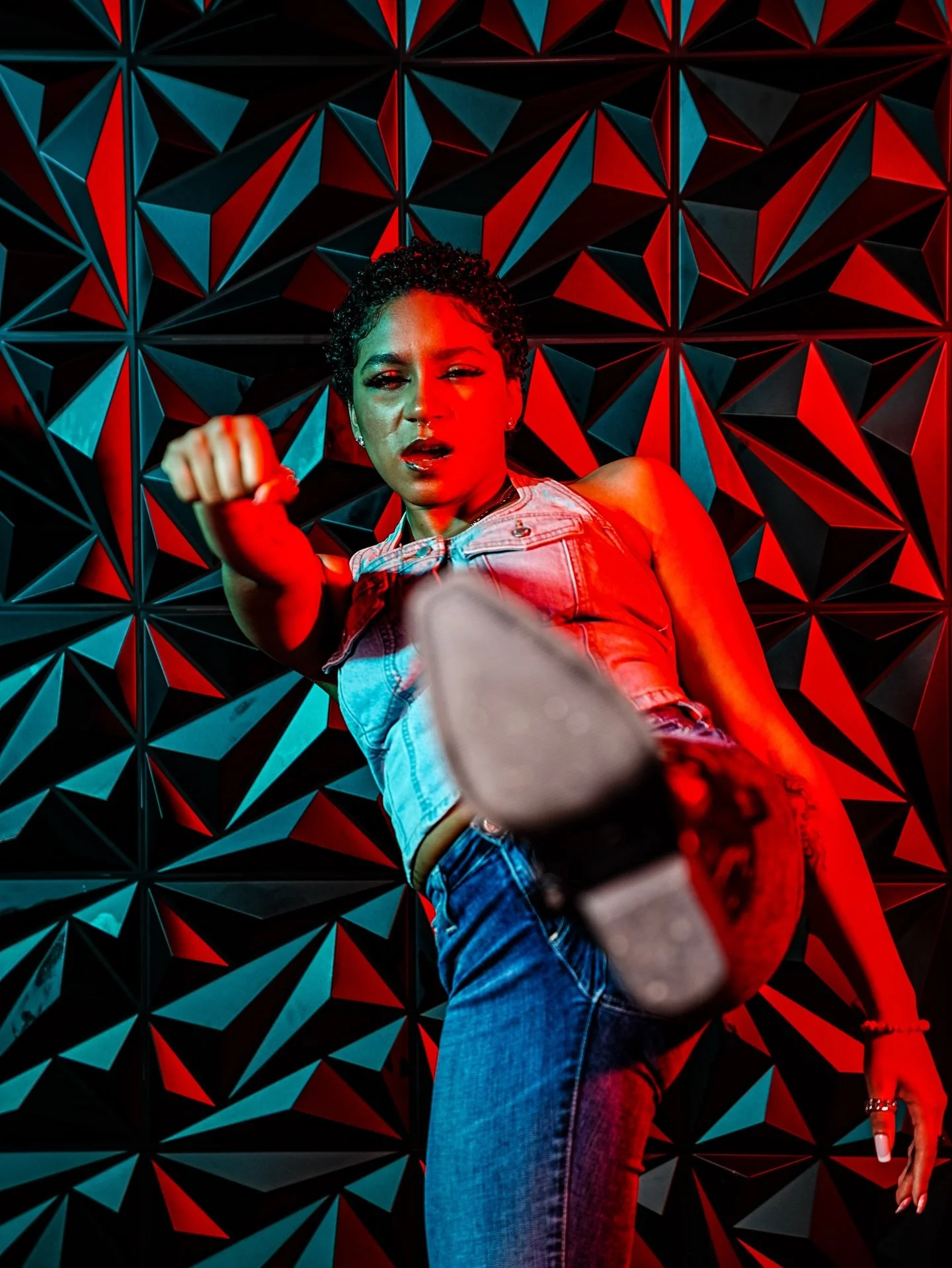 As promised, one of my more creative portrait sessions this year. I was helping during the @portraitmeetdc x @union206 event and had a chance to shoot with @wheresnoelia. This was a fun little quick shoot playing around with color 📸🔴🔵

@sonyalpha 