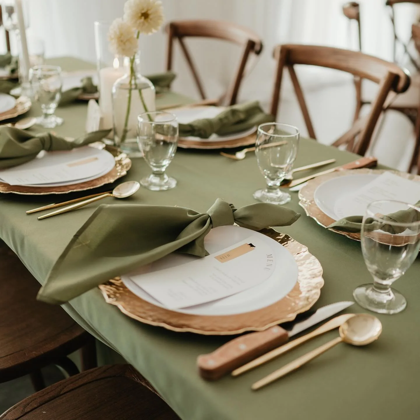 happy st. Patrick&rsquo;s day!! ☘️ 

#weddingdecor #tablescapes #dustysage #greenwedding #centerpieces #weddingseason #weddingdesign #weddingrentals #eventrentals