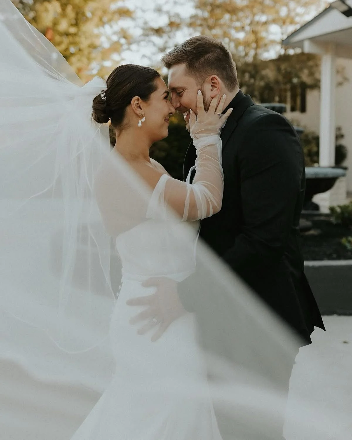 It&rsquo;s National Dress Day so we are sharing just one of our GORGEOUS brides in her FABULOUS dress. 

We love decorating for your weddings but even more so we just LOVE our couples!

Photographer : @jeffreyolsonphotography 
Signage : @jolynrentals