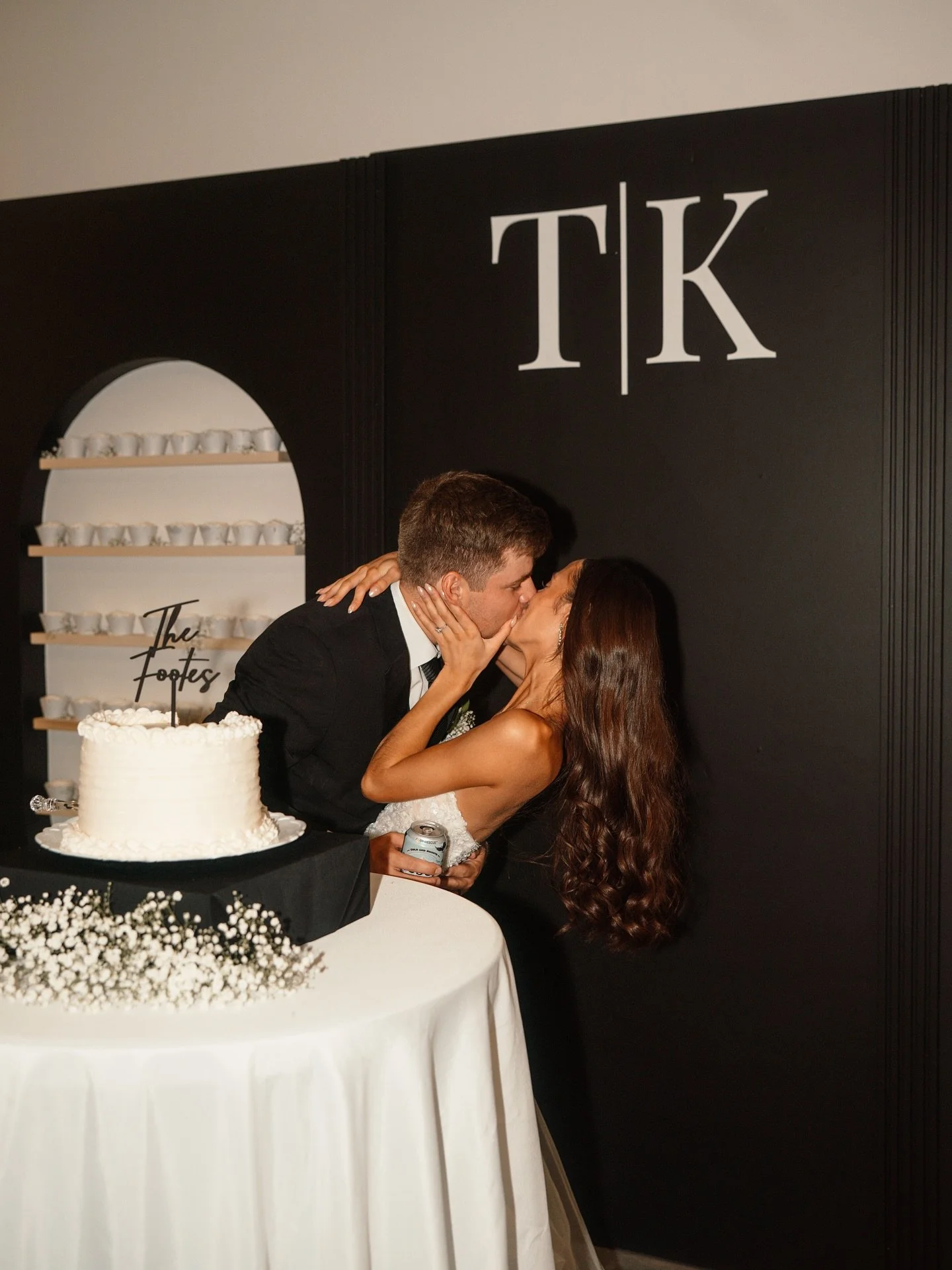 Happy Sunday to all our lovers out there 🎂🖤