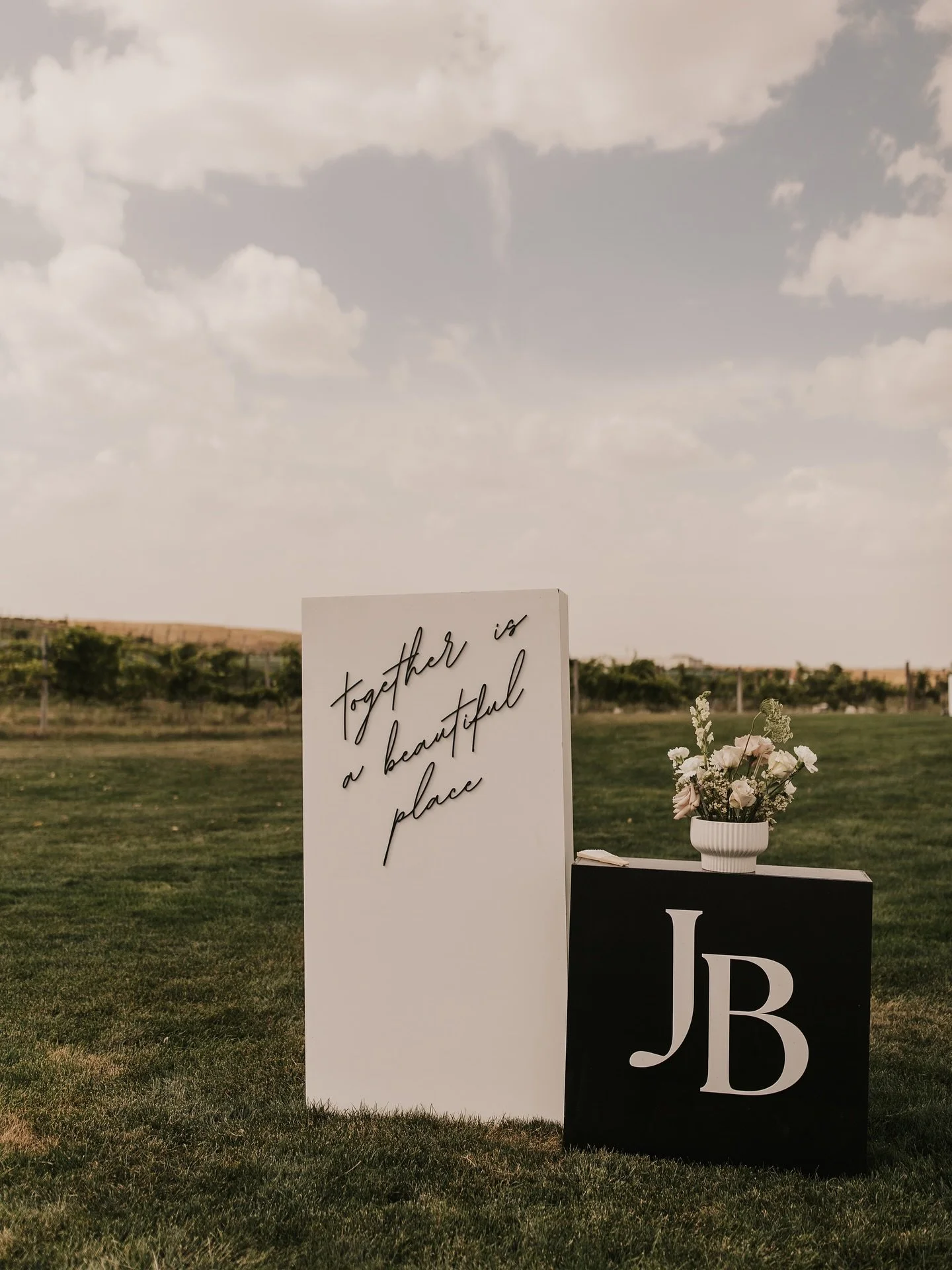 A quick throwback to the Guethlein wedding because they celebrated 2 years this week 🖤