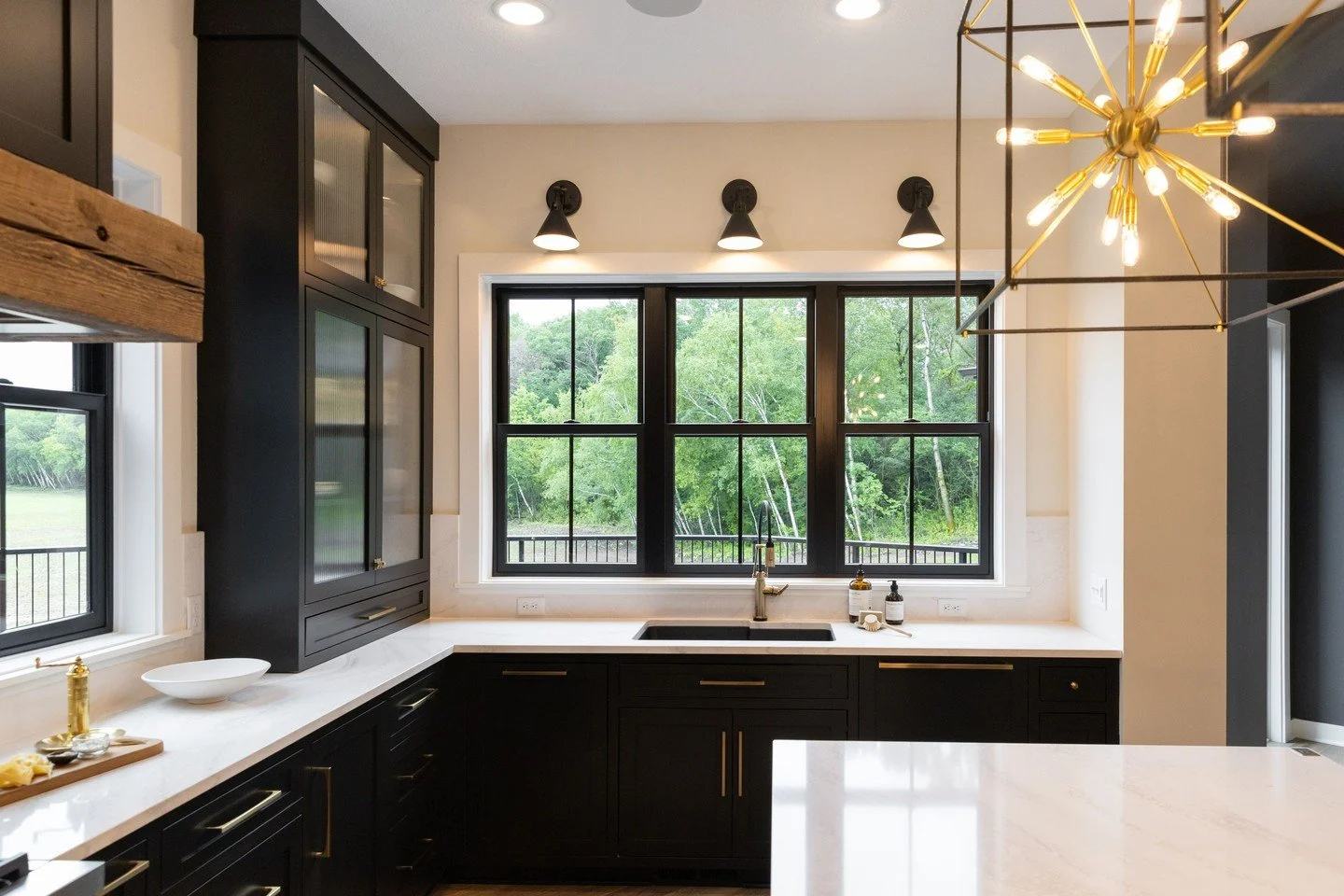 ✨ Elevate your everyday spaces. This sleek kitchen features Andersen 100 Series single-hung windows &mdash; combining clean design, energy efficiency, and lasting performance.🍂 Ideal for fall light and fresh air.

Contact us today by clicking the li