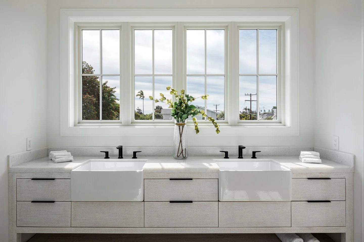 Brighten Your Space with Andersen✨
Andersen 100 Series picture windows bring in natural light and stunning views&mdash;perfect for any room. Sleek, energy-efficient, and built to elevate your home
.🔗 Tap the link in bio to explore more!
#AndersenWin