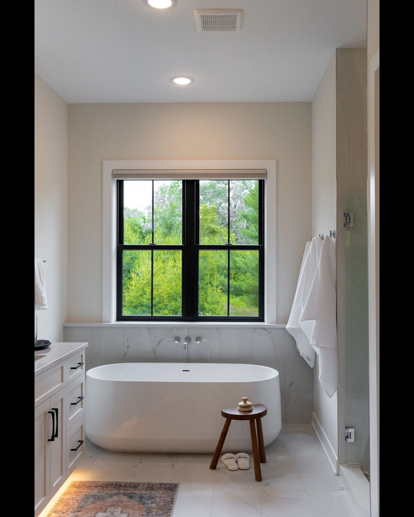 Let the light in. Breathe out the stress. Andersen&rsquo;s E-Series awning window brings sleek style, fresh air, and a view worth waking up to. 🌿✨Ready to upgrade?📲 Tap the link in bio for more information!#AndersenWindows #BathroomGlowUp #HomeRefr
