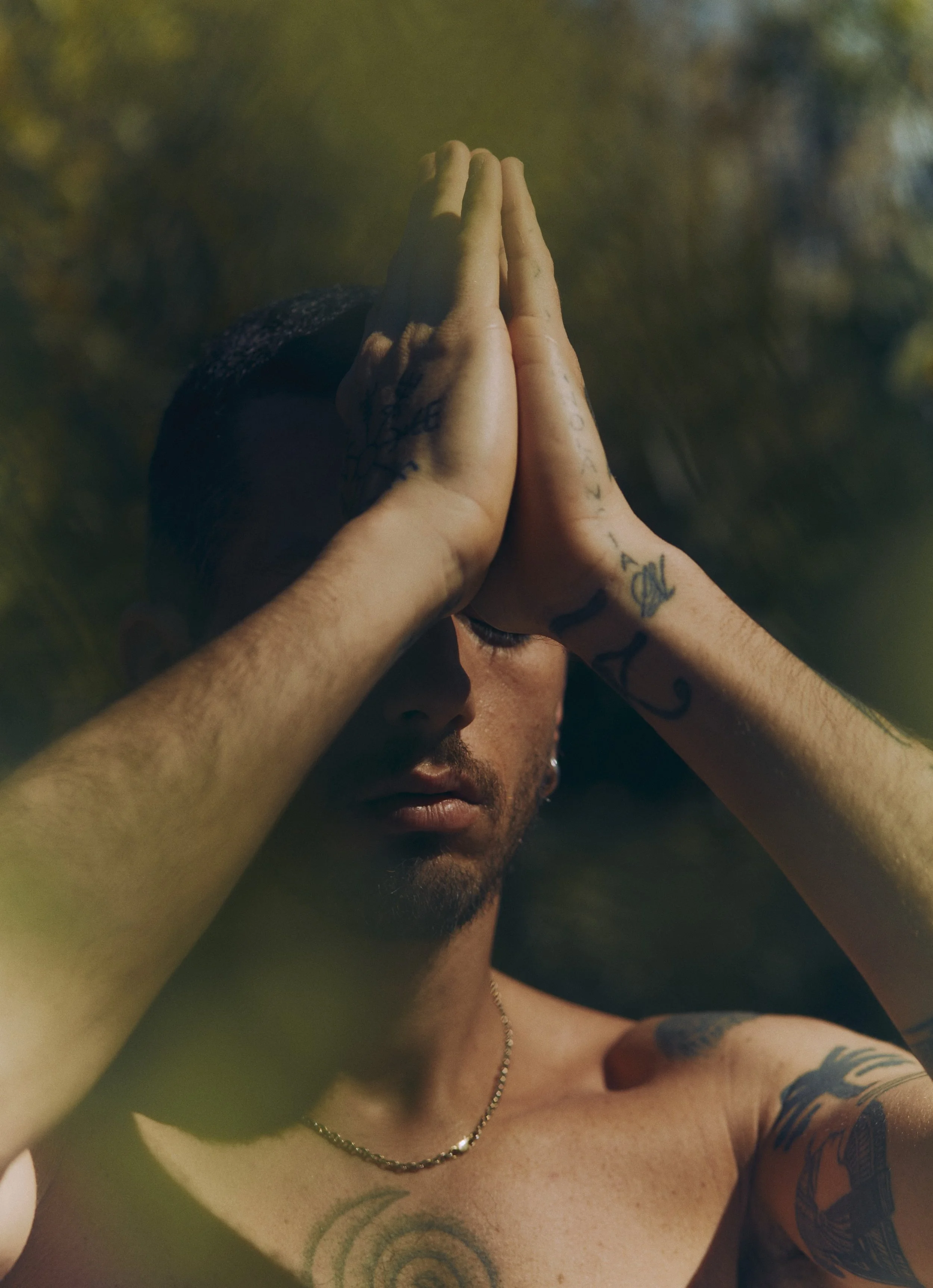 Niko Cutugno Lancia, facilitatore di breathwork a Milano, titolare del brand Akua Breathwork