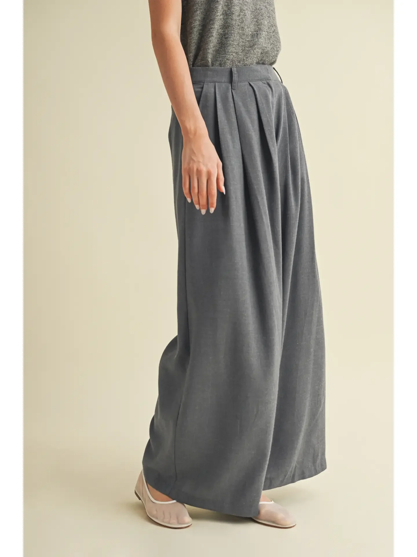 Pintuck Straight Pants (3) - Stock Photo.webp