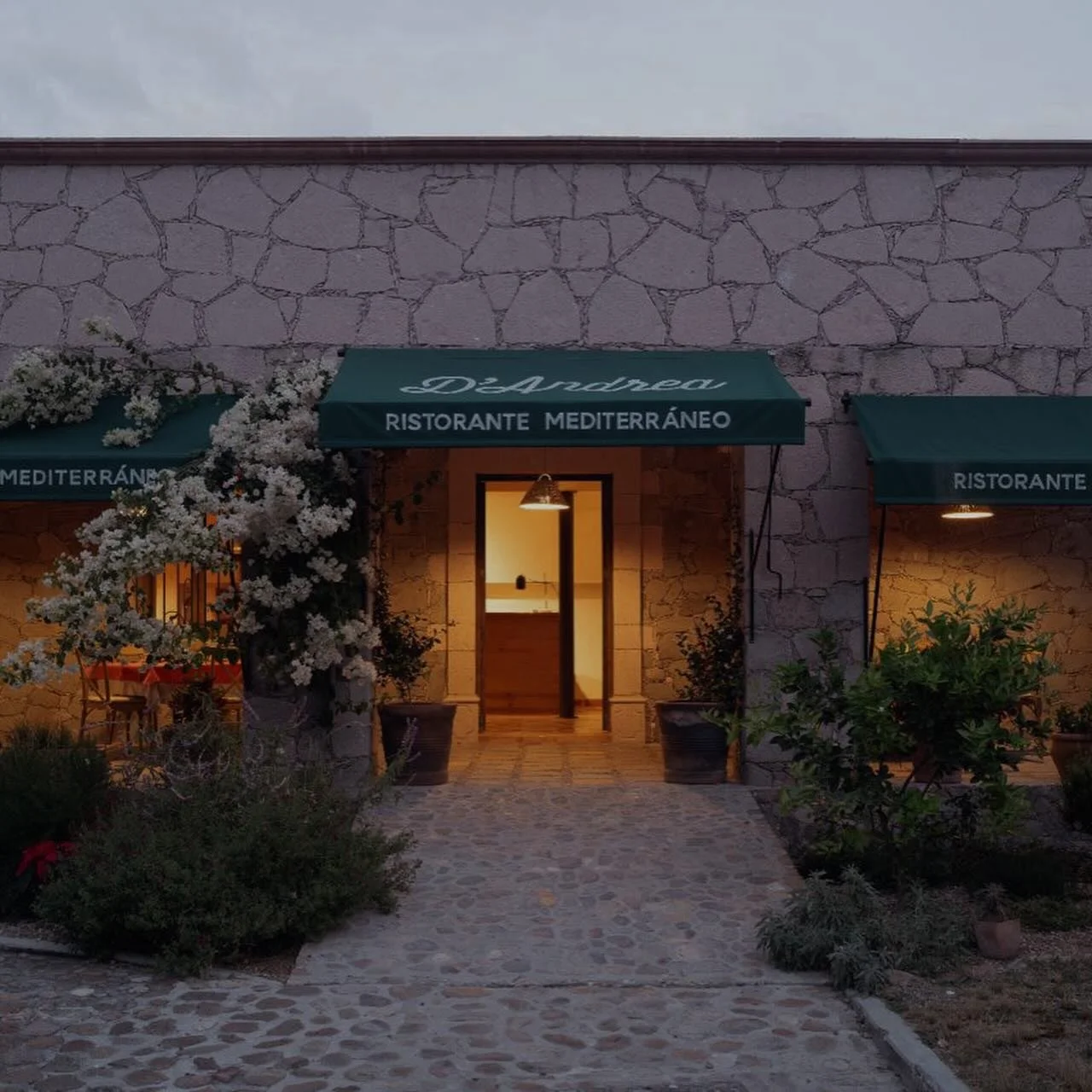 Un pedacito del Mediterr&aacute;neo en San Miguel

El Chef Andrea Lamberti, con m&aacute;s de 40 a&ntilde;os de trayectoria, da vida a D&rsquo;Andrea en la Hacienda de Landeta: un ristorante mediterr&aacute;neo que apuesta por ingredientes frescos y 