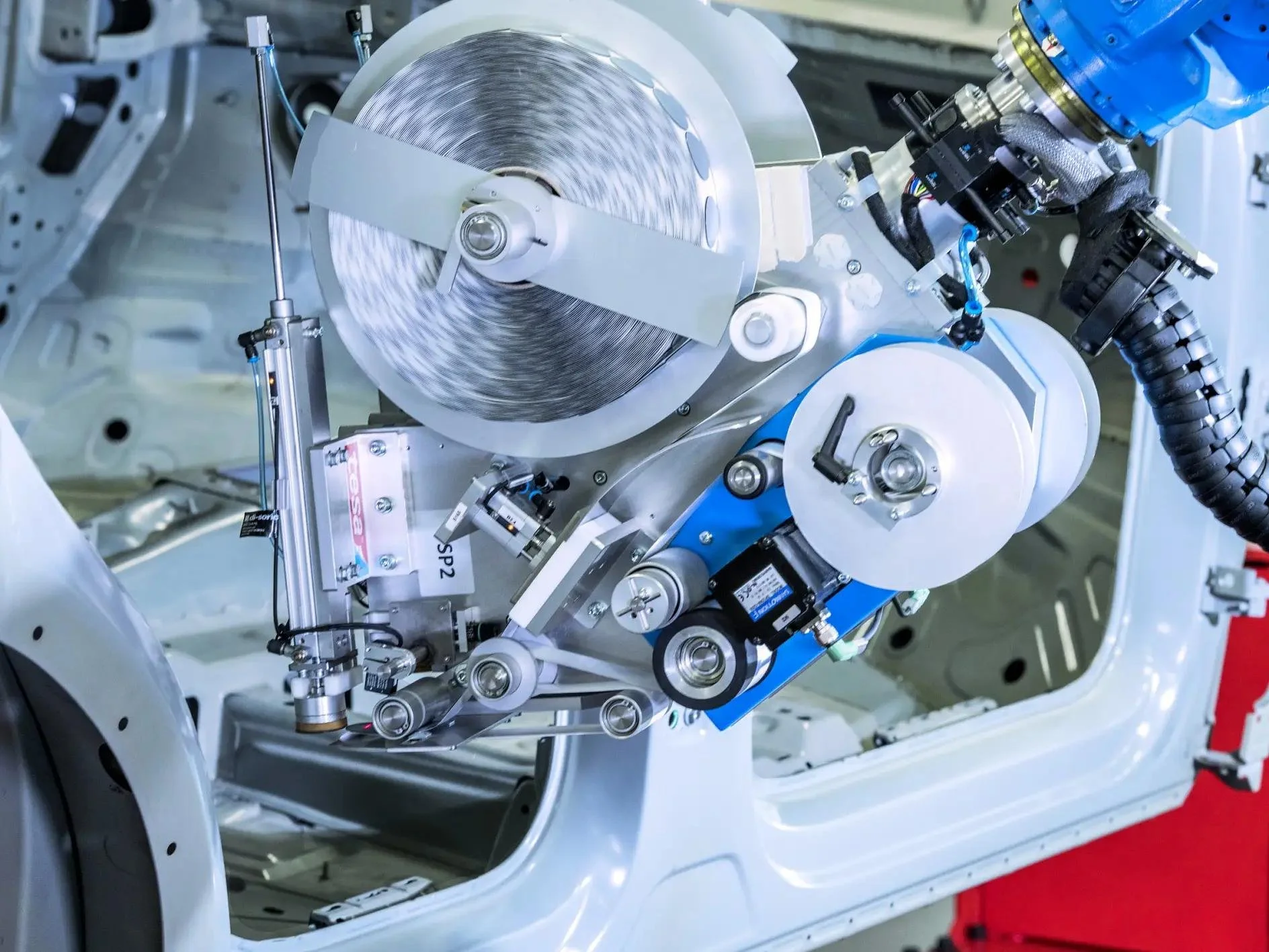 Manual vs. Automated Industrial Tape Application: Reducing Errors and Material Waste