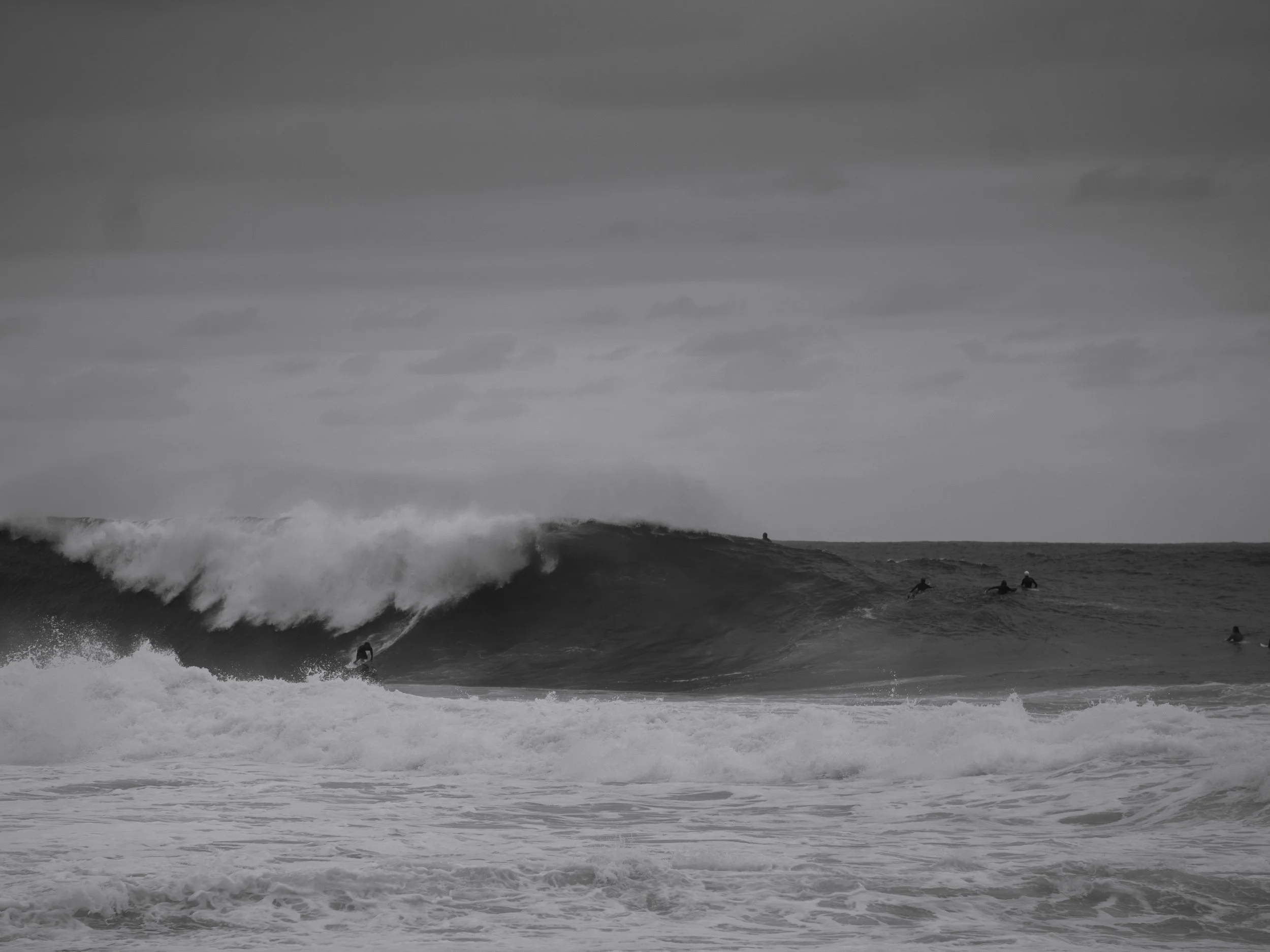Pipeline Wave, Oahu, Black and White