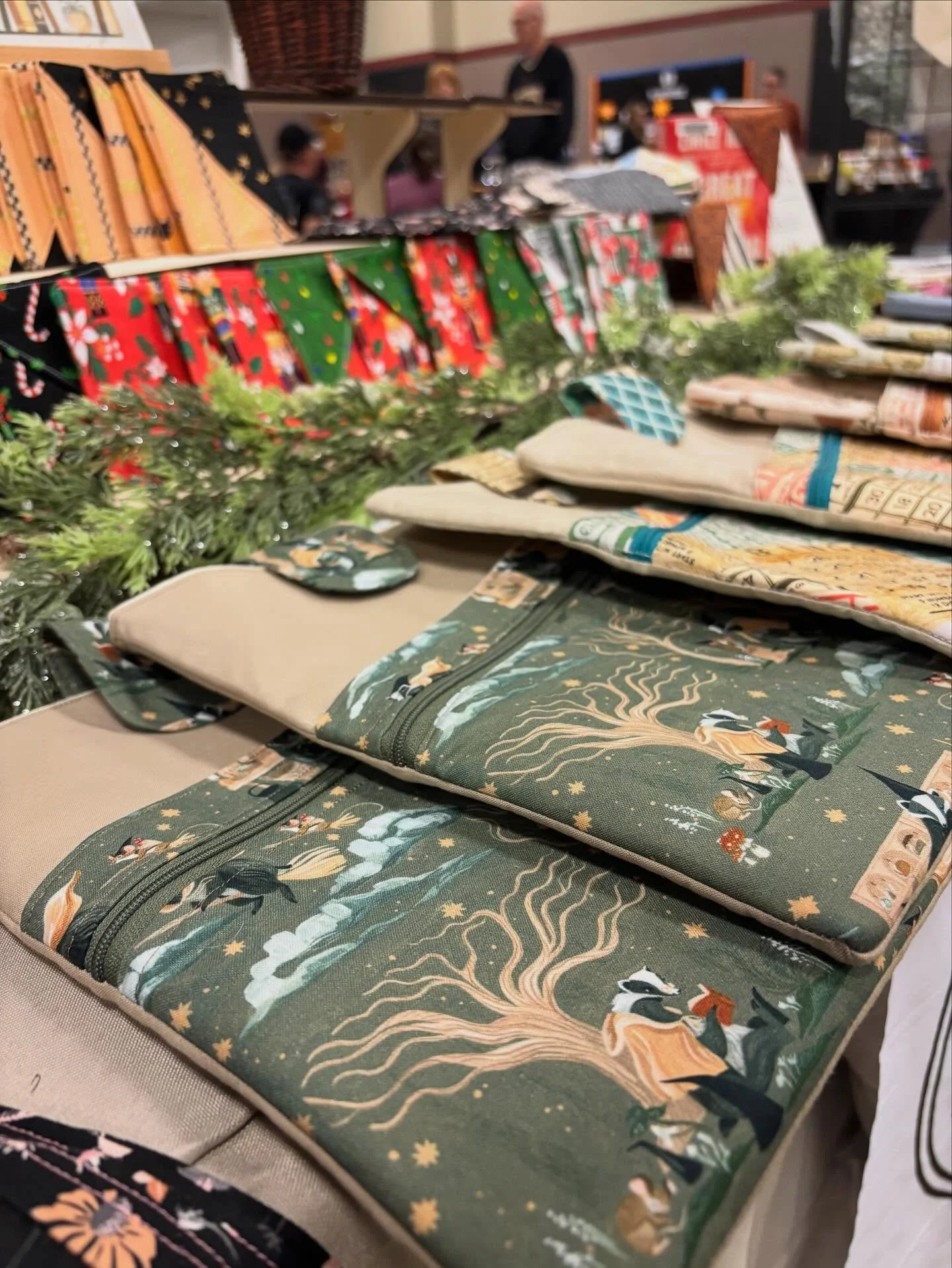 Tis the season for your chance to get the reader in your life the perfect gift.