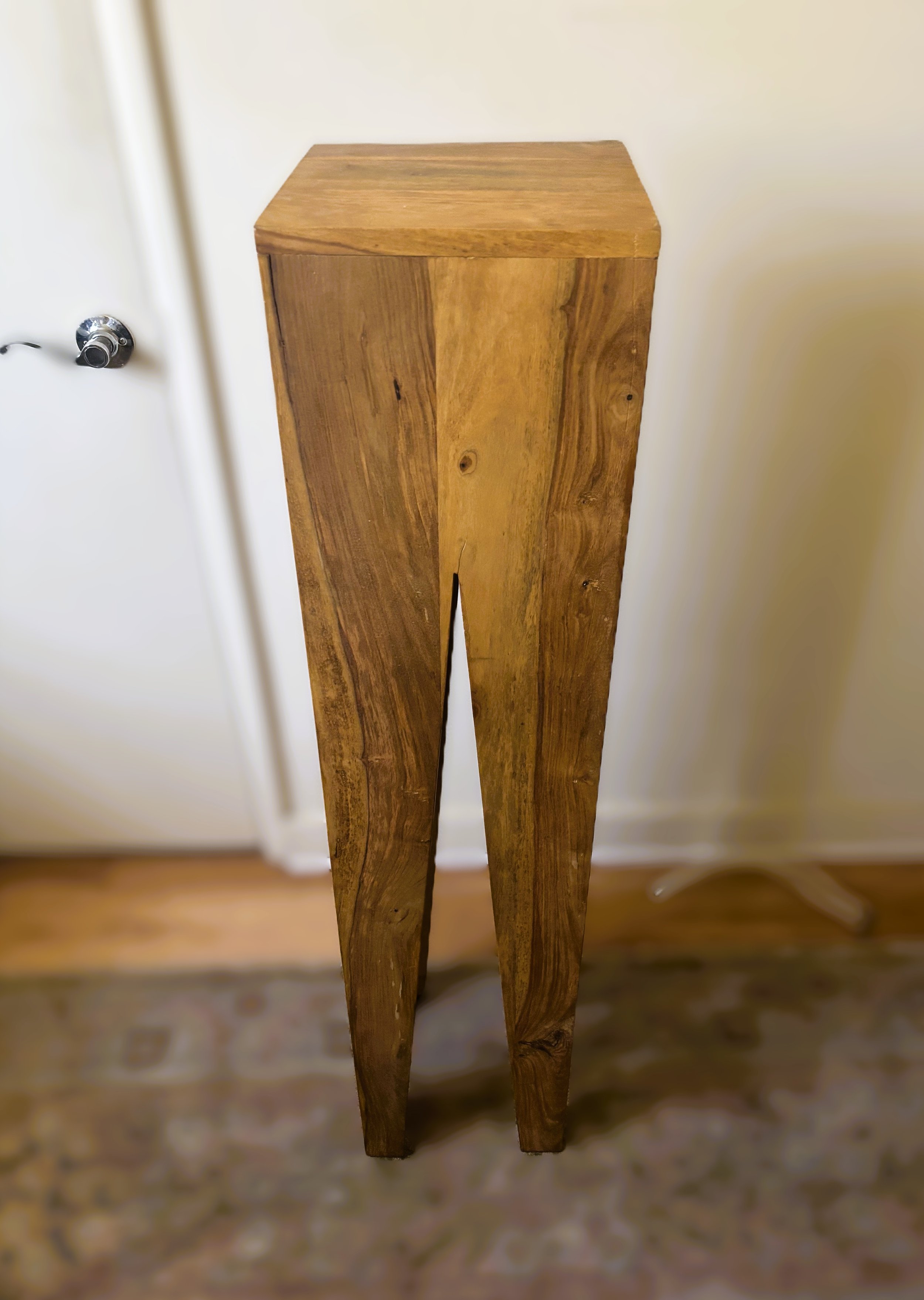 Pedestal 3