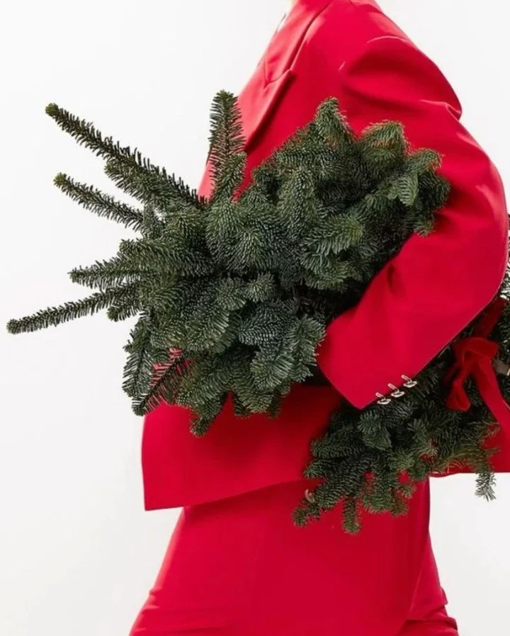 𝗦𝗵𝗲 𝘀𝗮𝗶𝗱 𝗳𝗲𝘀𝘁𝗶𝘃𝗲&hellip; 𝗯𝘂𝘁 𝗺𝗮𝗸𝗲 𝗶𝘁 𝗙𝗔𝗦𝗛𝗜𝗢𝗡 ❤️🎄🔥

#holidayseason #christmasstyle #festivefashion #holidayaesthetic #christmas2024 #winterstyle #fashioninspo #holidayglam #tistheseason #holidayvibes #redoutfit #fashion