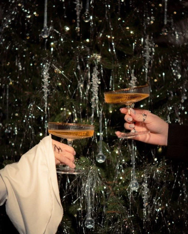 𝗪𝗲&rsquo;𝗿𝗲 𝘁𝗼𝗮𝘀𝘁𝗶𝗻𝗴 𝘁𝗼 𝗽𝗲𝗮𝗰𝗲, 𝗽𝗿𝗲𝘁𝘁𝘆 𝘁𝗵𝗶𝗻𝗴𝘀, 𝗮𝗻𝗱 𝗴𝗼𝗼𝗱 𝗲𝗻𝗲𝗿𝗴𝘆 𝗼𝗻𝗹𝘆 ✨🥂

#holidayseason #christmasvibes #cheerstotheseason #champagnemoment #festivenights #holidaycheers #christmasaesthetic #sparklemagic