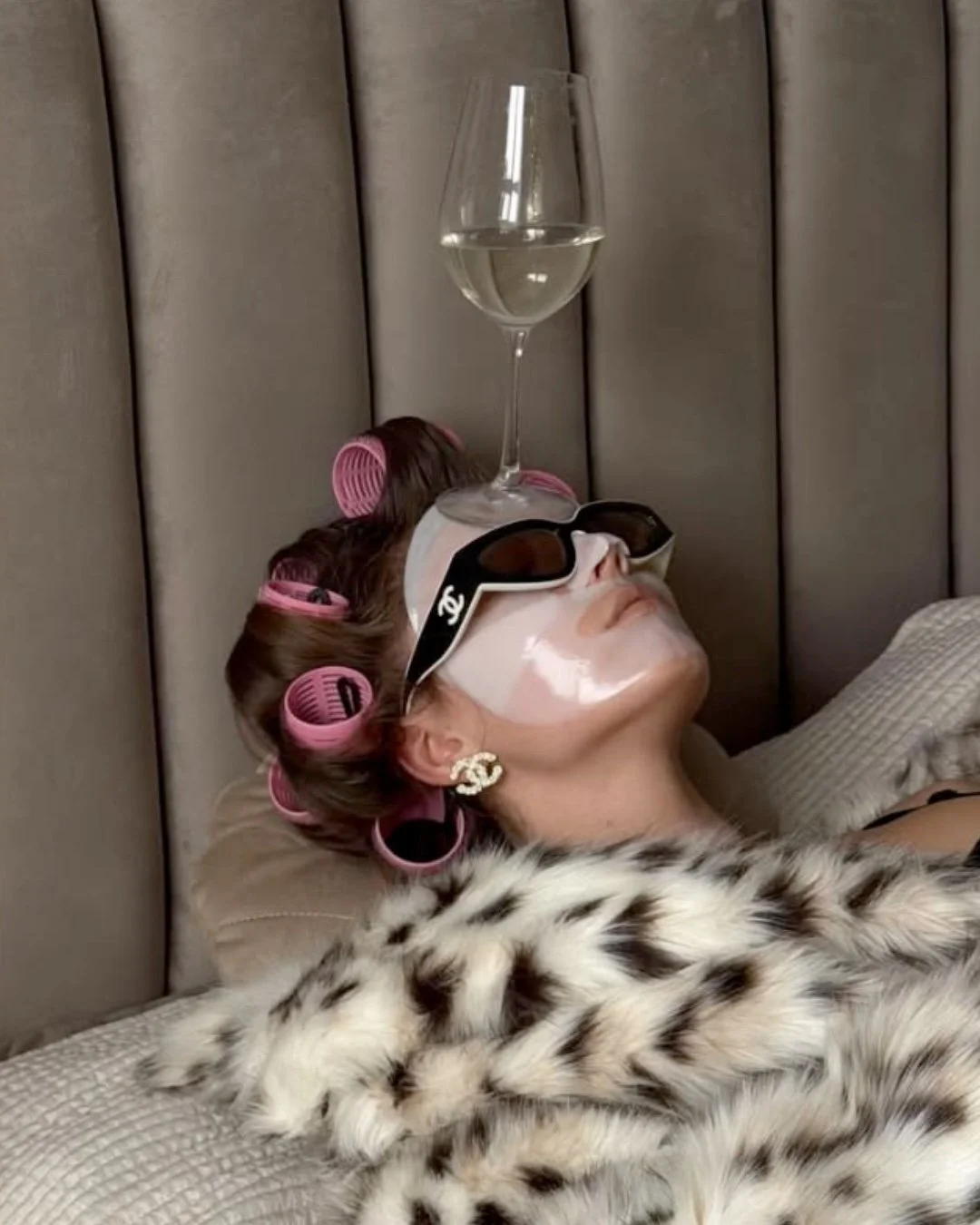 This is your reminder to slow down, pour a glass, and take care of yourself.

#SoftLife #Unbothered #SelfCareRoutine #RelaxationMode #SpaVibes #ThatGirlEnergy #LuxuryLifestyle #CozyAesthetic #SelfCareFirst #ChillVibes #AestheticLiving #PamperTime #Tr