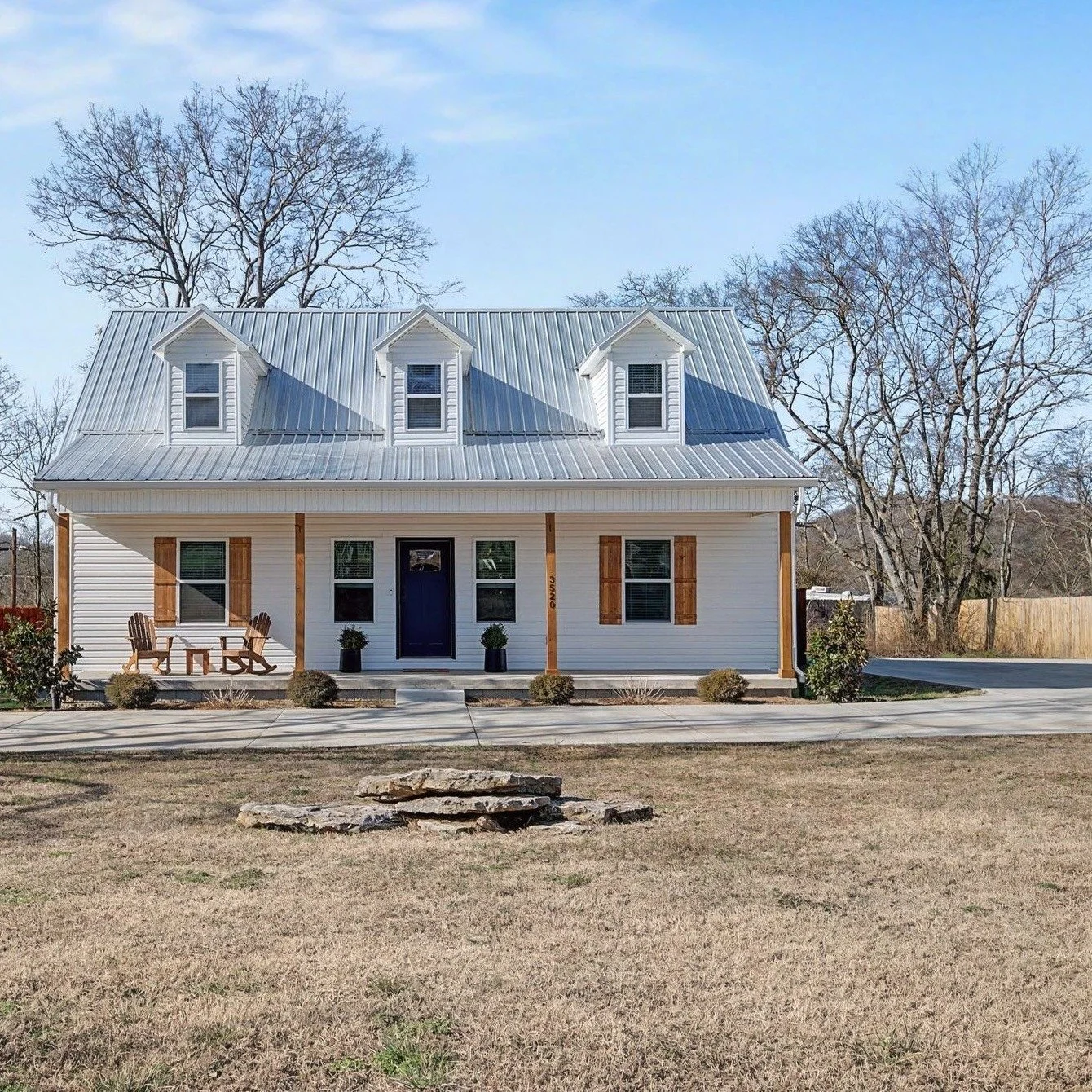 🏡 NEW LISTING | OPEN HOUSE SUNDAY 

Fall in love with this stunning modern farmhouse! From the sprawling front porch with custom wood accents to the massive, fully-fenced backyard, this home is built for both relaxation and entertaining.

✨ Features