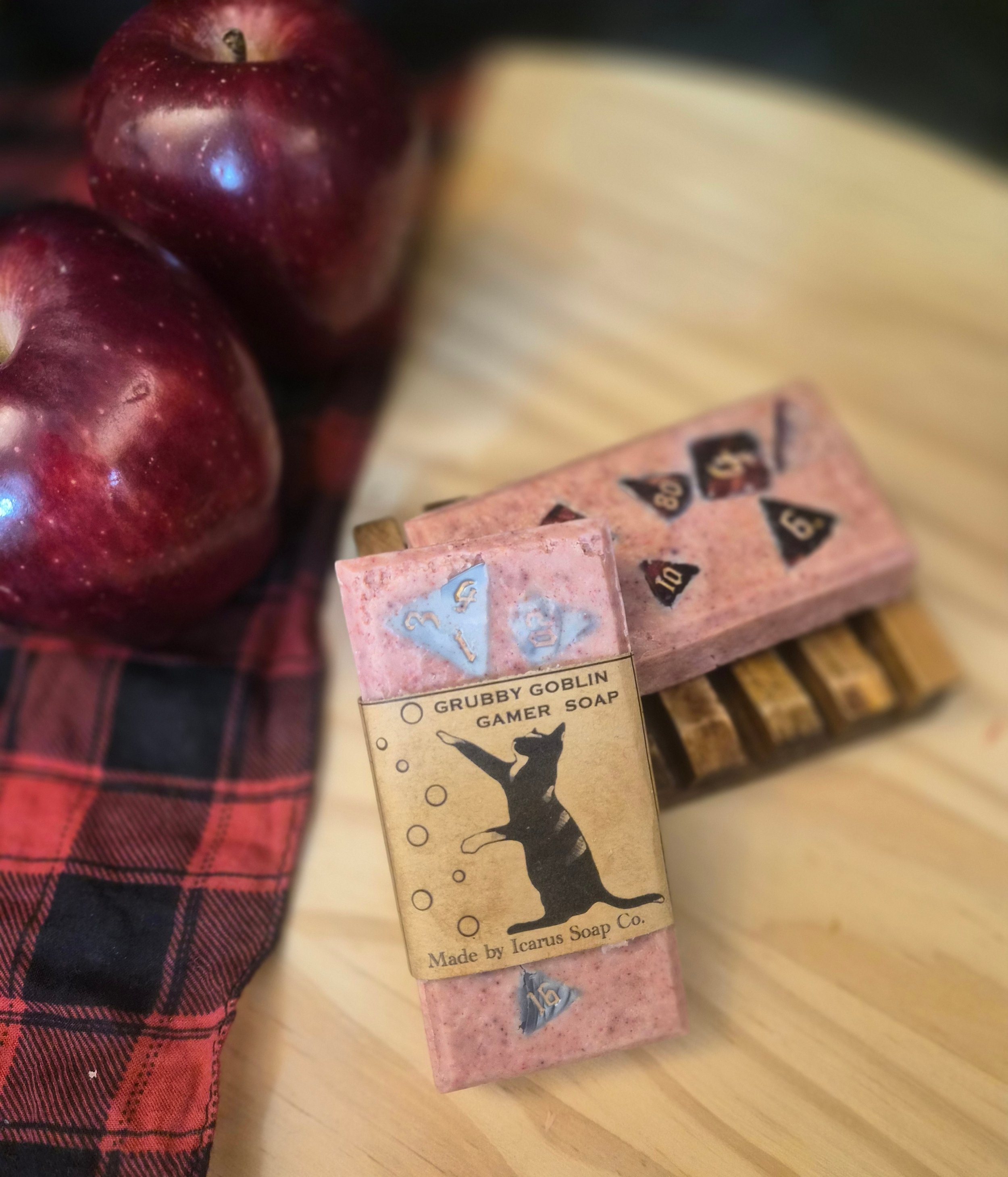 ICS_GG Red Apple.jpg (Copy)