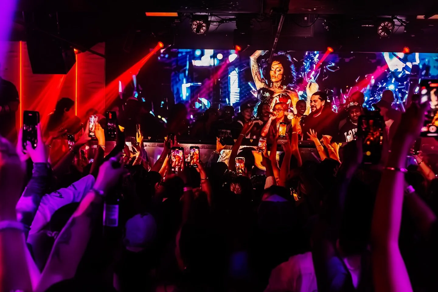 Friday was something else. @kehlani photo album on the way 📸✨

Things happening this weekend at After Dark:
- Friday night: @iceloungebrisbane 
- Saturday night: Global Saturdays 

📲 VIP Booths available | Link in bio
📲 Birthday Packages | DM for 