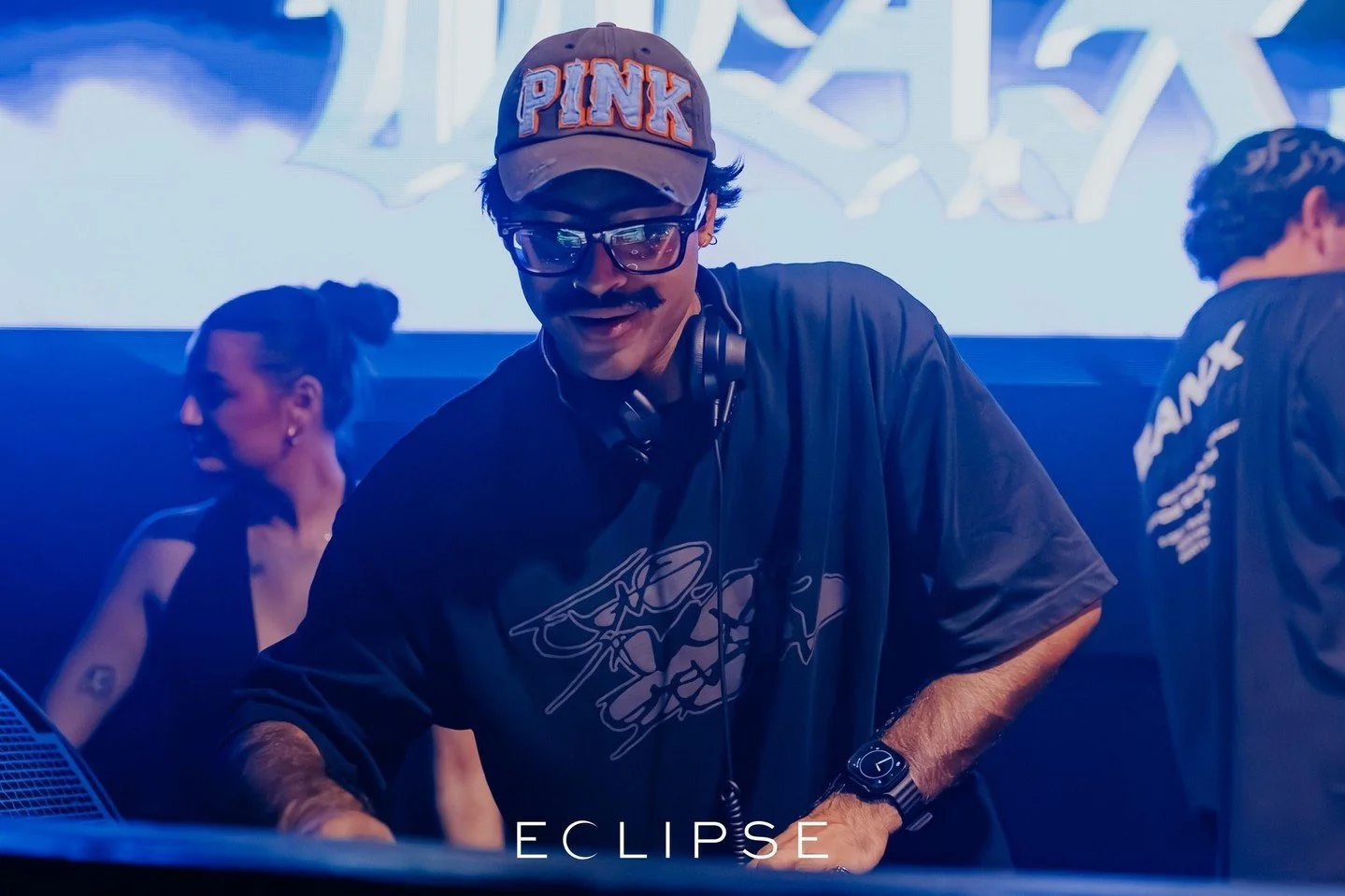 @waxxoffmusic held down a masterclass last Friday 💥

Let's do it all again with @vikkstar this Friday (over 95% sold) - limited tickets remain 🤍

All links in bio