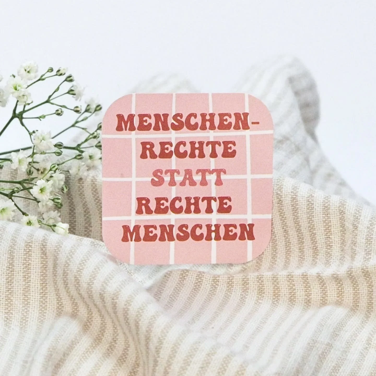 Aus gegebenem Anlass gibt es in meinem Shop neue Sticker ☺️ wer einen haben m&ouml;chte, klickt schnell in den Link in meiner Bio 🙌

#digitalpainting #digitalart #art #illustration #drawing #digitaldrawing #digitalillustration #artwork #artist #pain