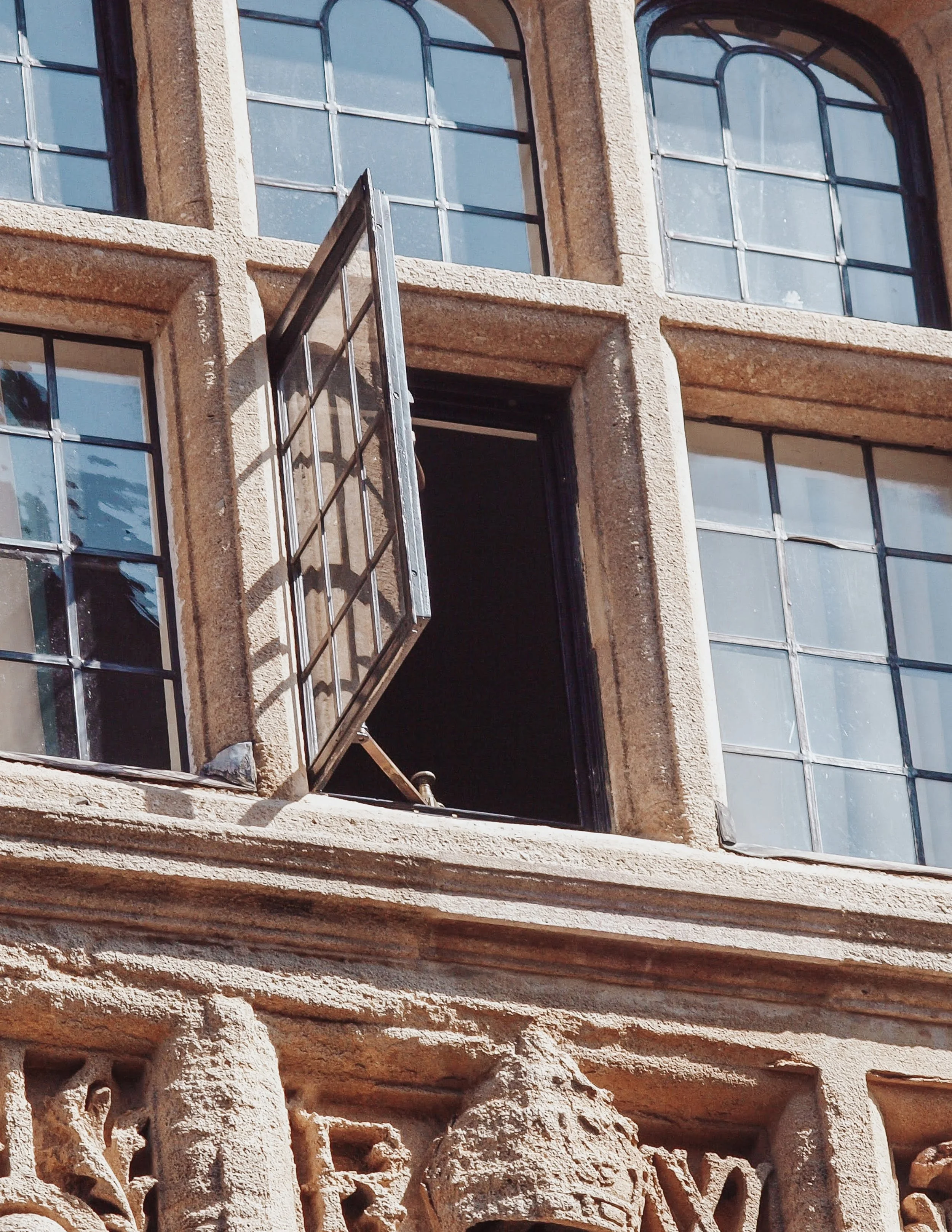 Magazine Sample - The Traveller_page-0002.jpg