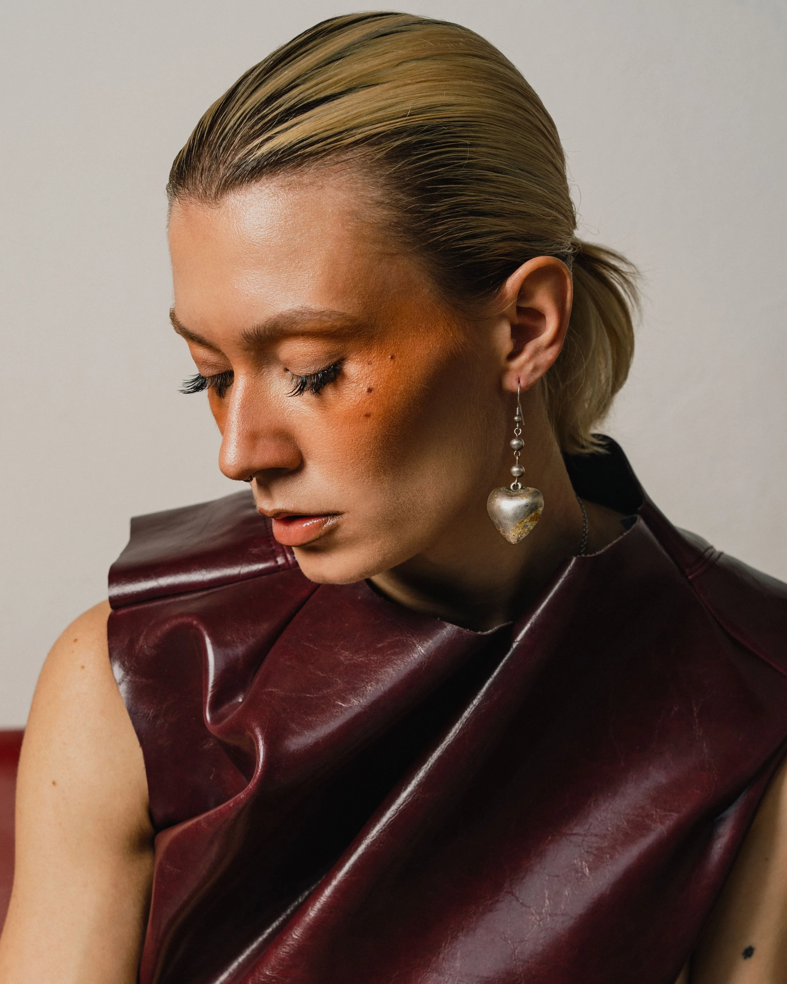 Test photoshoot w/ Laura Weng / photo: Sasha Tomanek / styling: Zuzana Laučíková