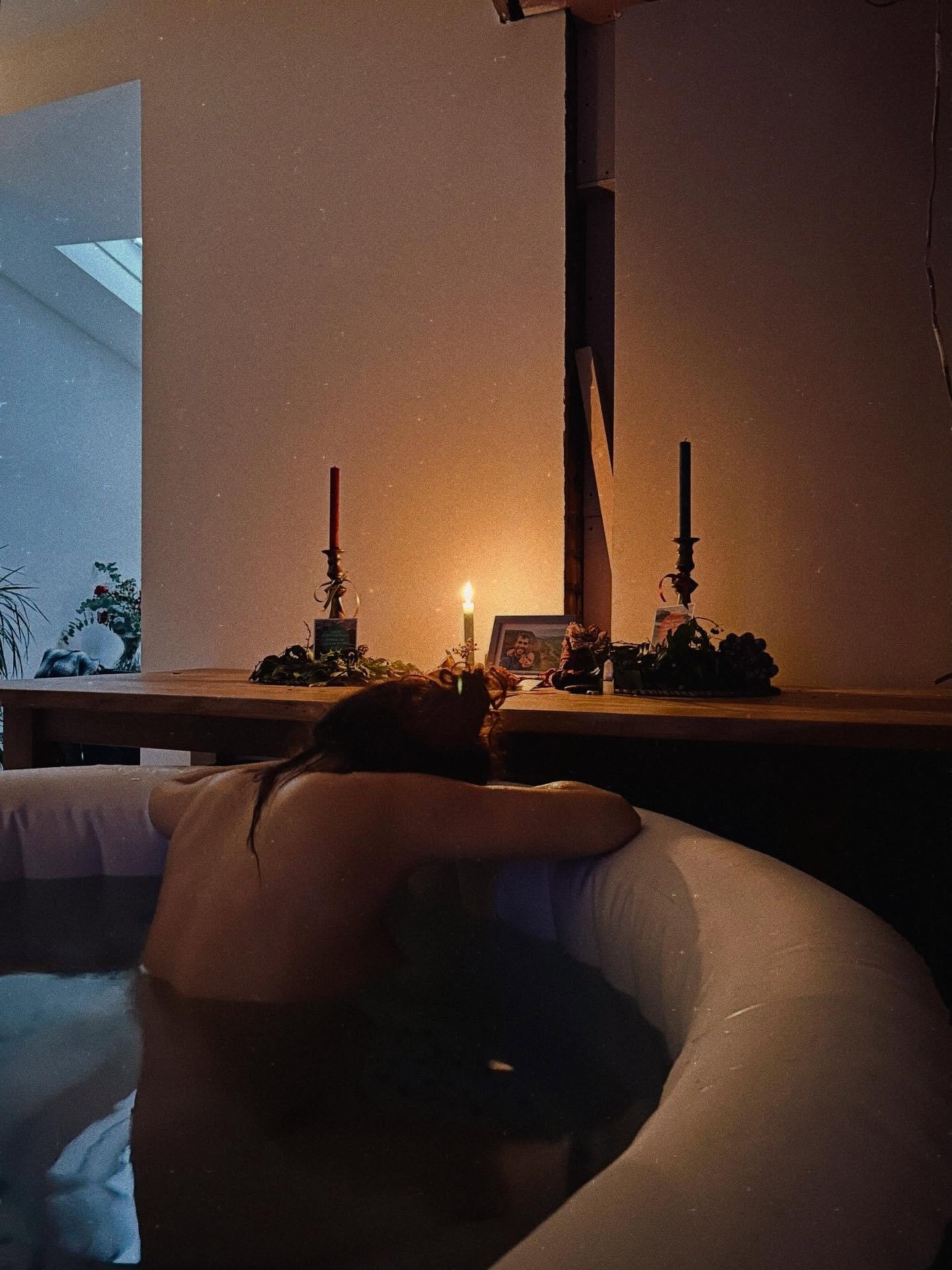 what&rsquo;s holding you back from birthing at home? 

is it the stories you&rsquo;ve heard? the worry about &ldquo;what if something goes wrong?&rdquo; the comments from well-meaning friends who don&rsquo;t really understand physiological birth? 

m