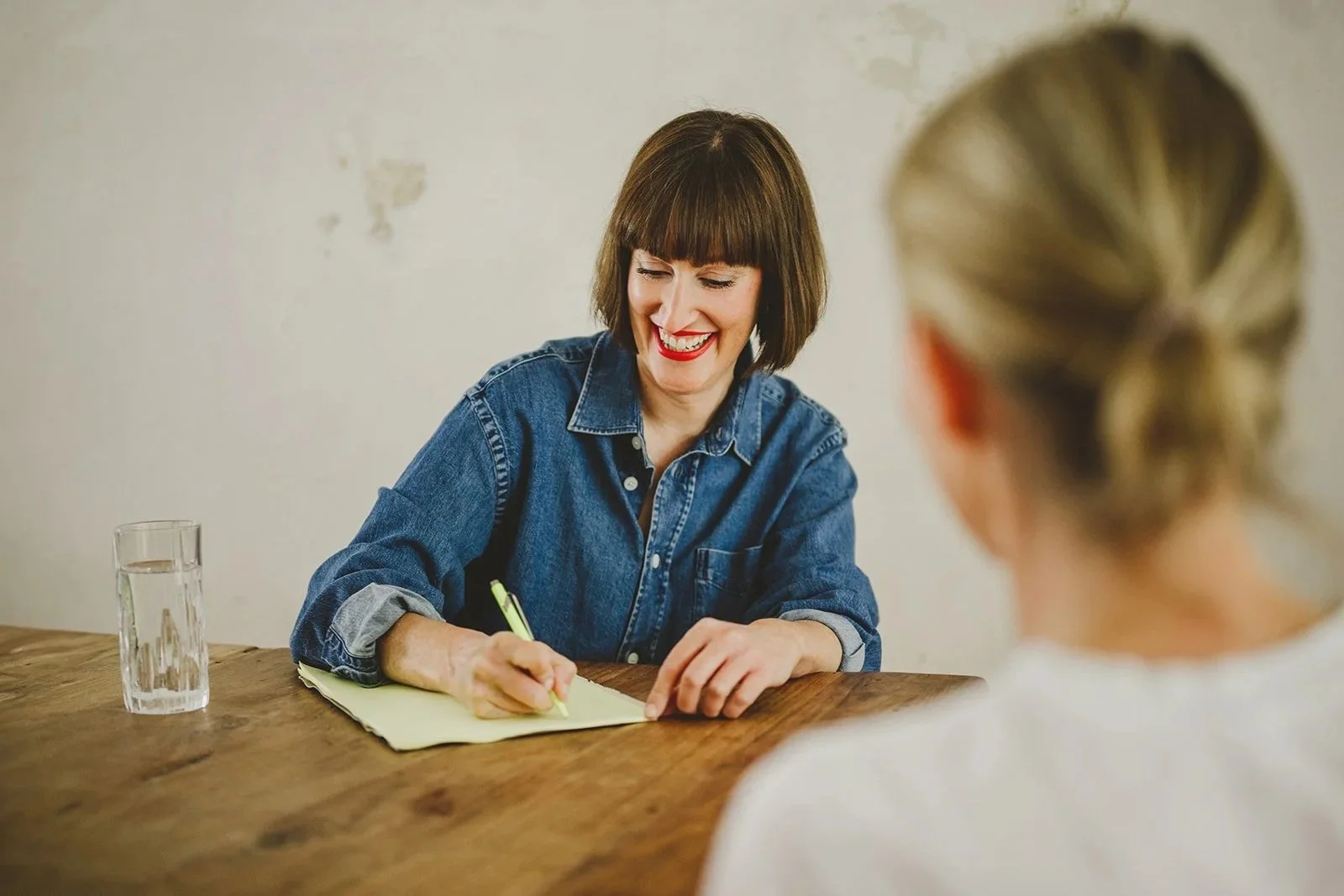 Performance Management | Eine Hassliebe und warum wir endlich anders über Leistung sprechen müssen