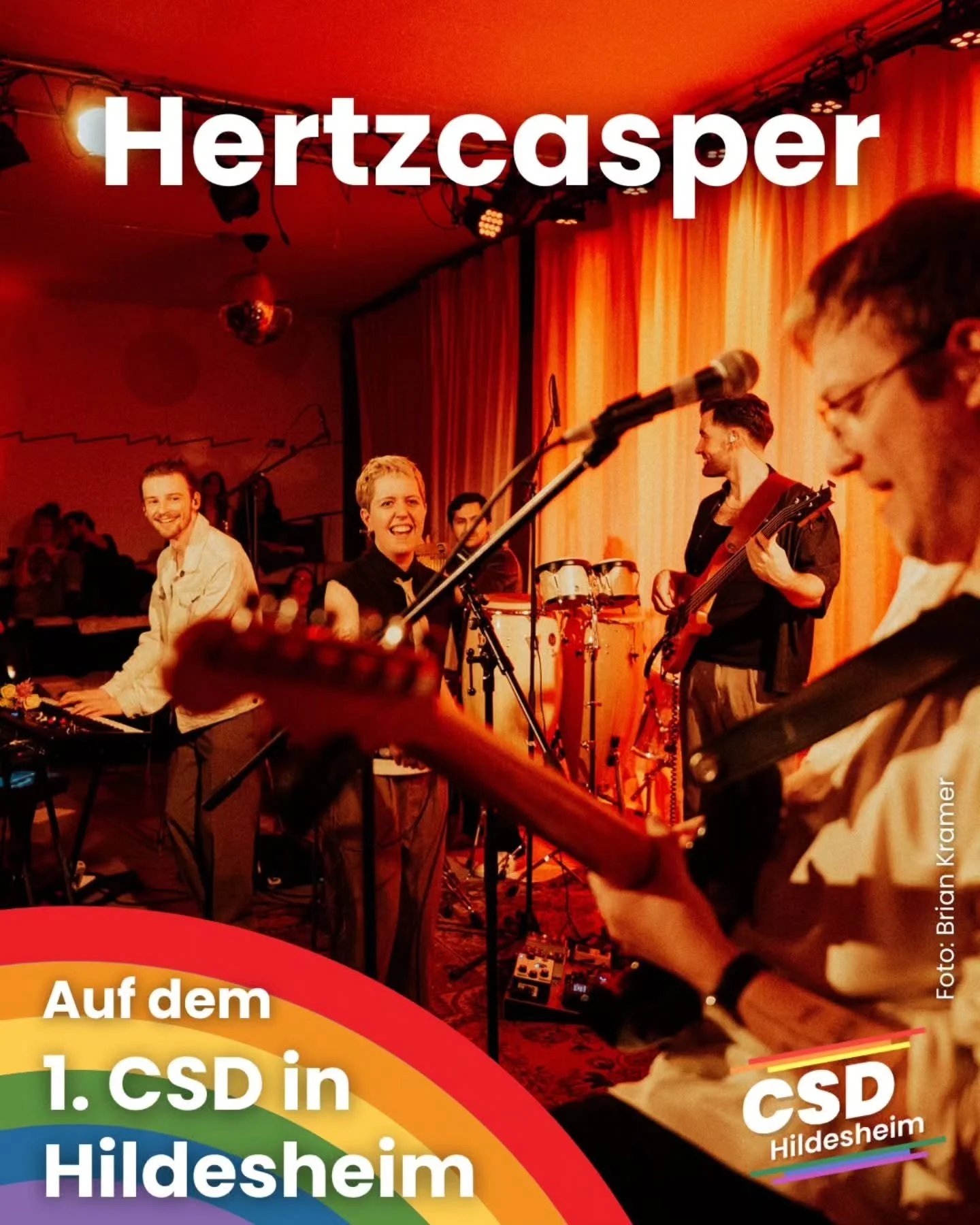 🎤 Hertzcasper beim CSD Hildesheim!
Mit ehrlichem Indiepop, Post-Wave-Vibes und elektronischen Sounds bringt die Band aus Hannover nicht nur Stimmung &ndash; sondern Haltung auf die B&uuml;hne.

Hertzcasper steht f&uuml;r klare Kante gegen rechts, f&