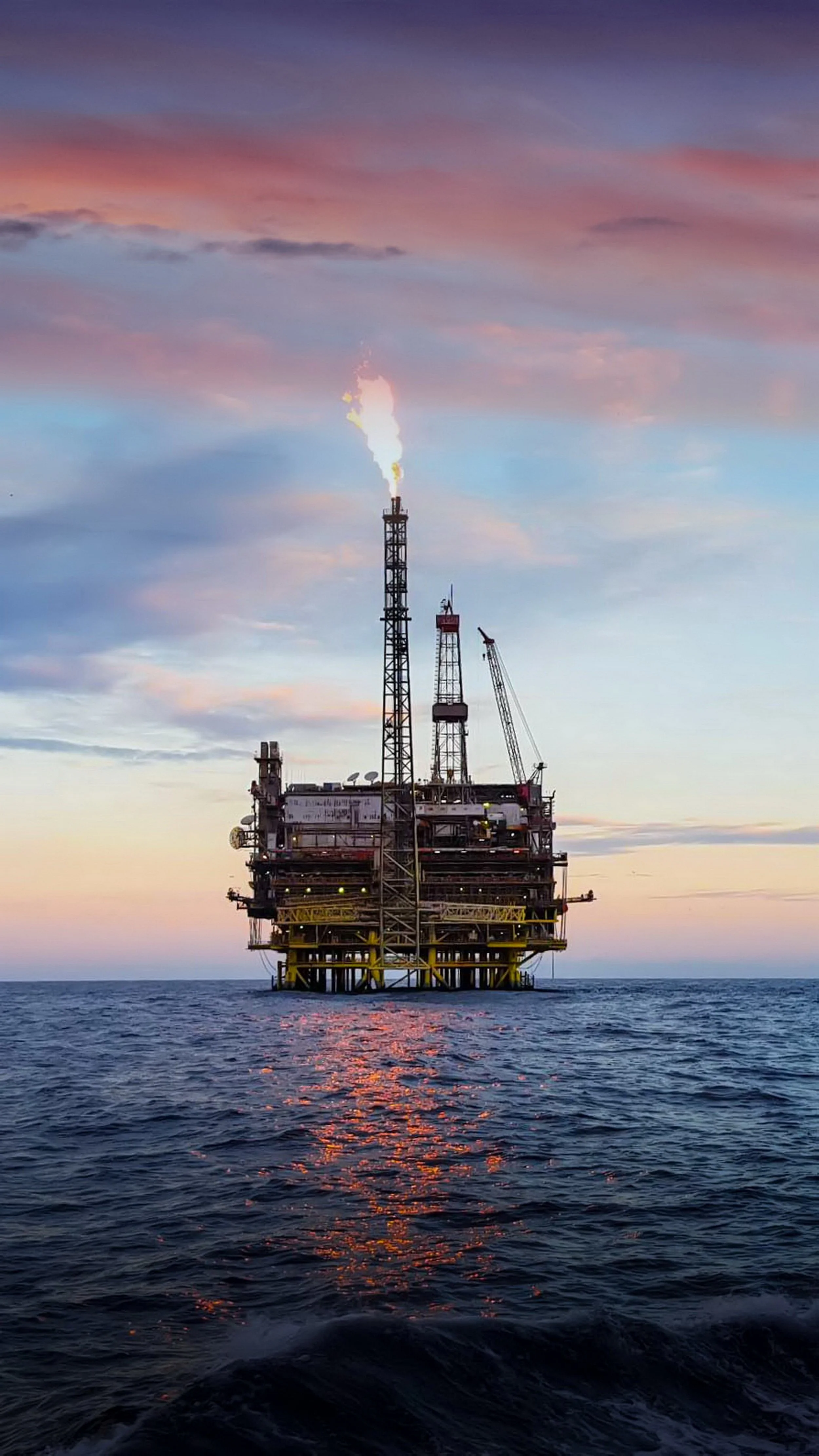 offshore-construction-platform-production-oil-gas.jpg