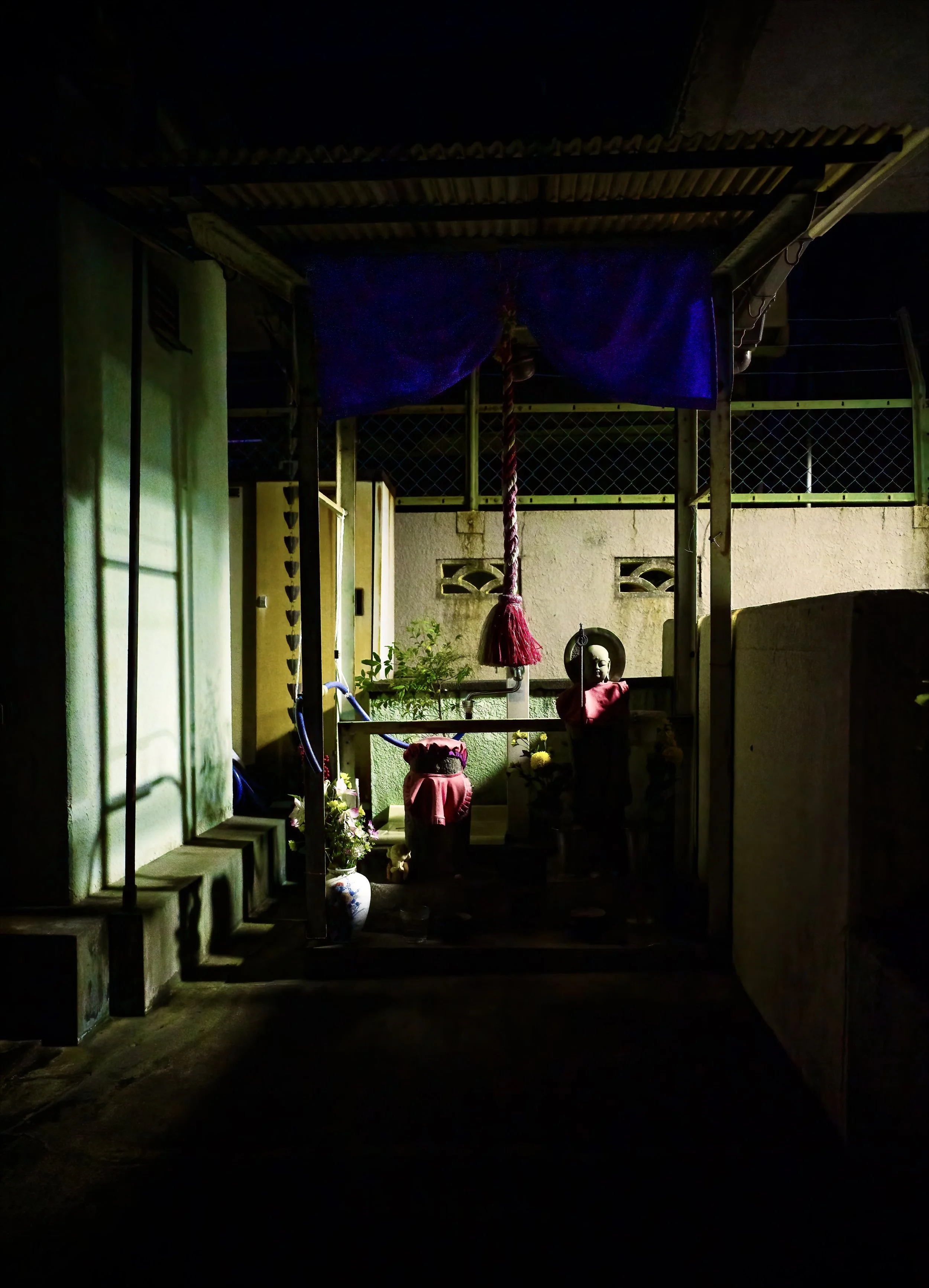 nishi nippori altar.jpeg