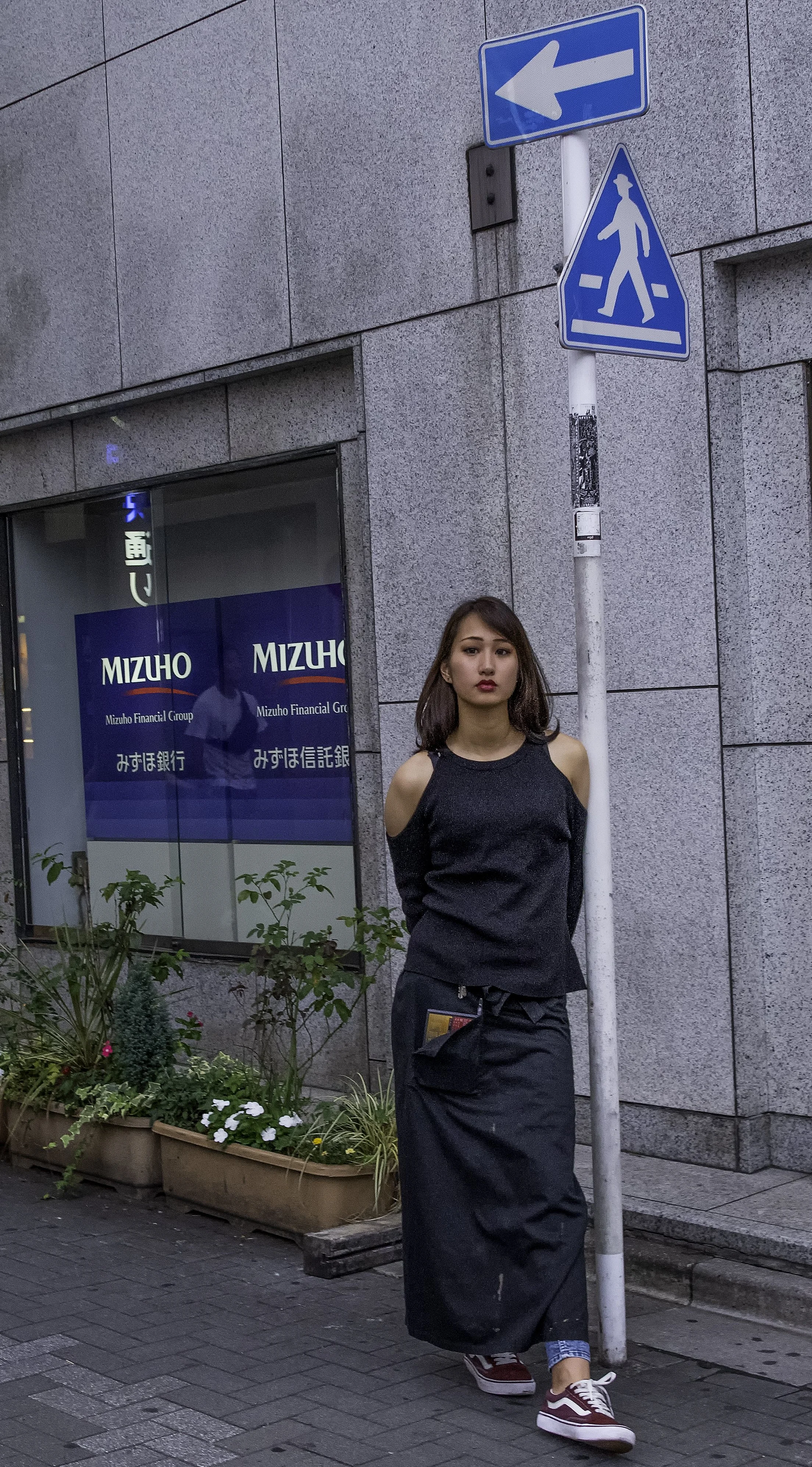 mizuno pose ike.jpeg