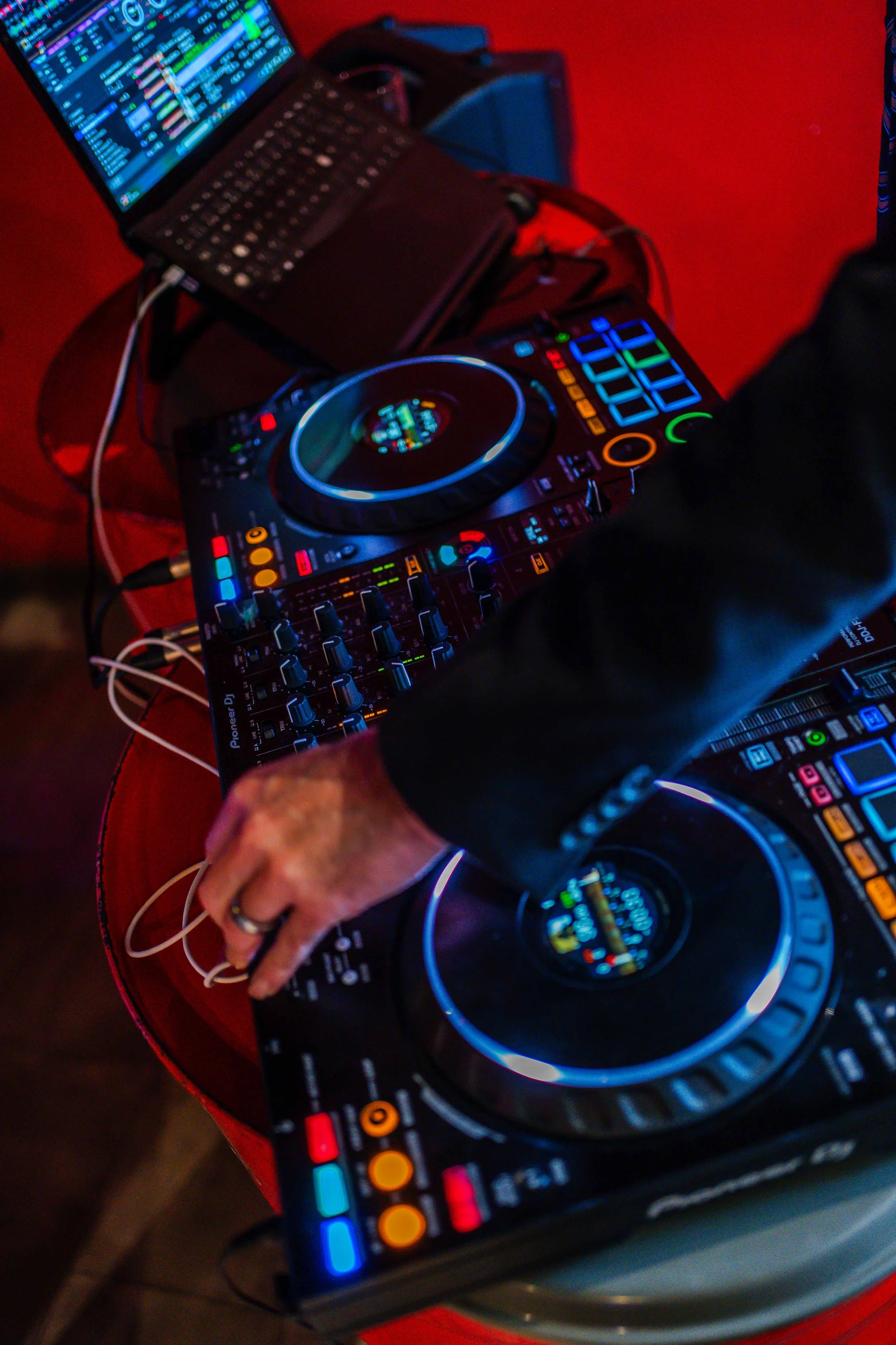 red garter-dec-and reach-web-25.jpg