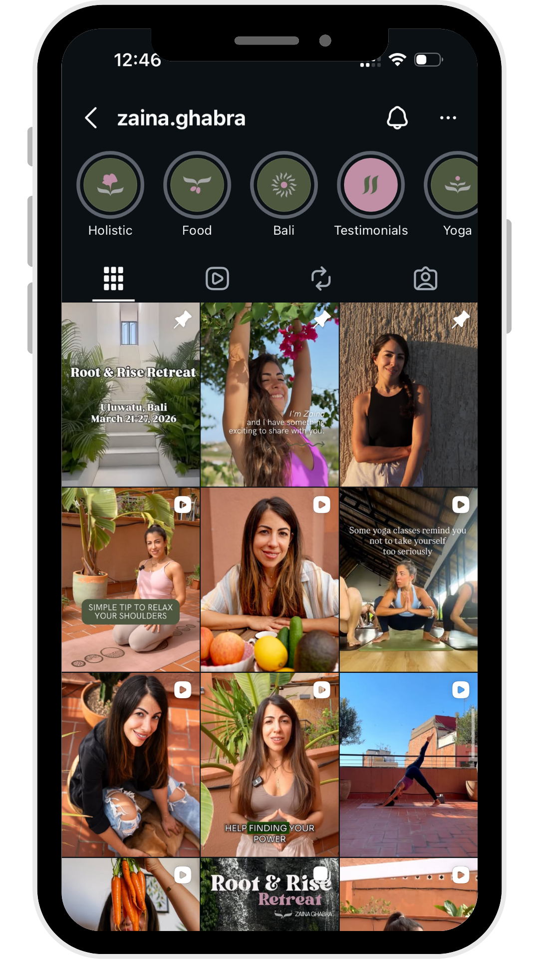 social media manager barcelona for zaina ghaabra holistic coach and yoga teacher and women empowerment 