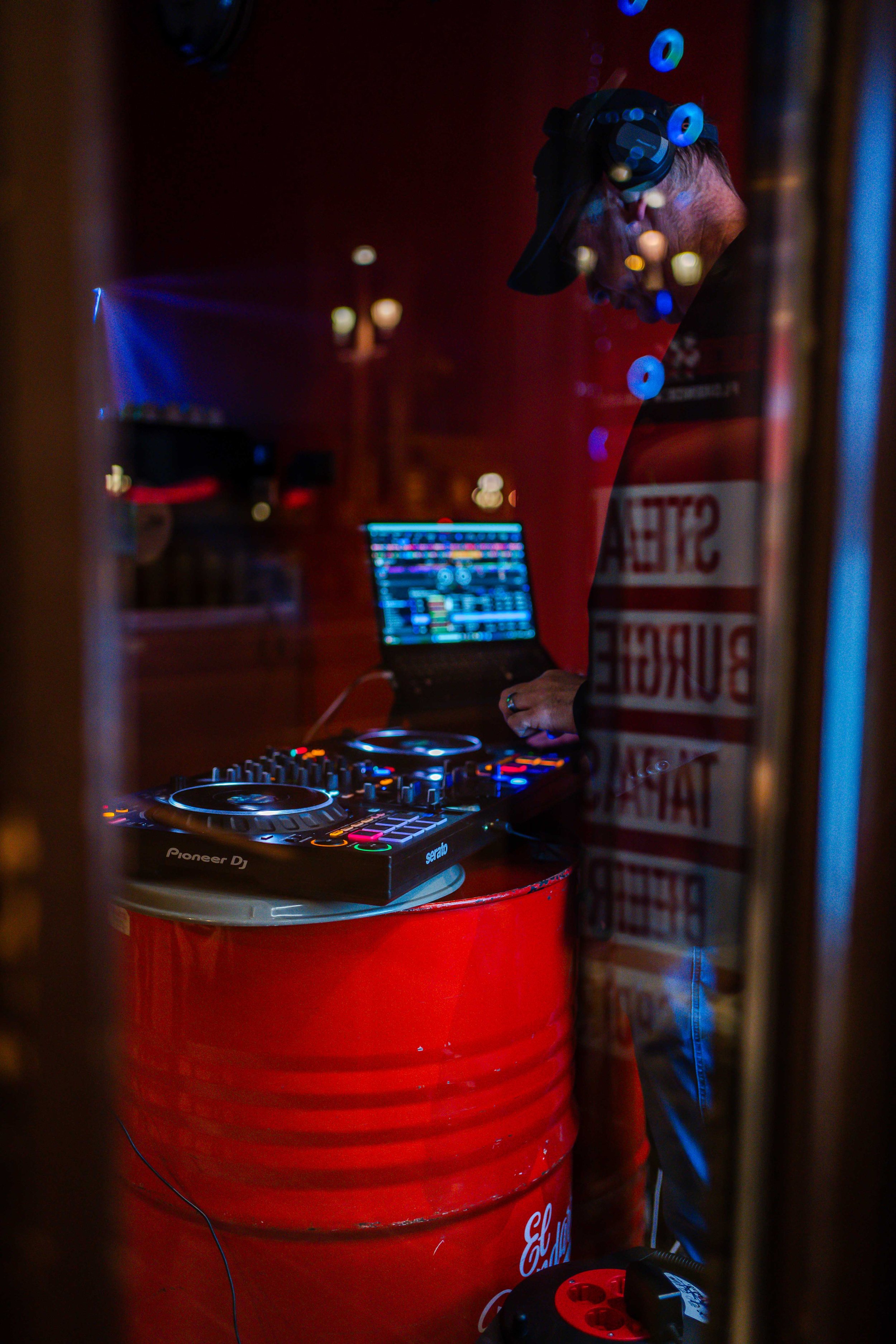 red garter-dec-and reach-web-20.jpg