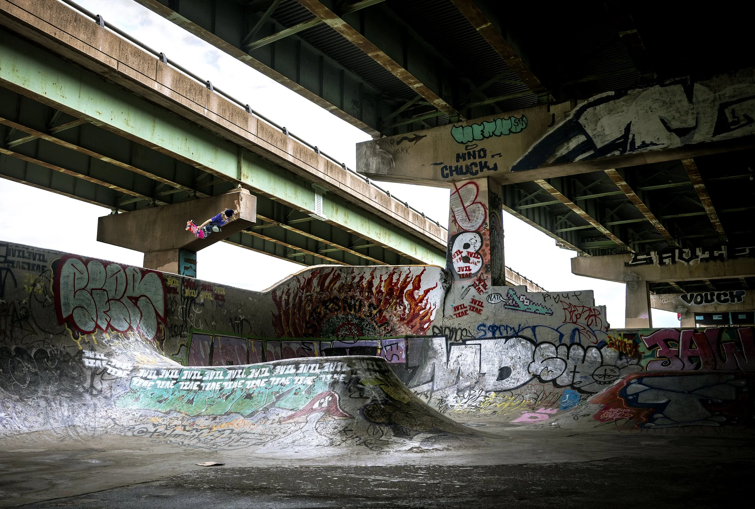 _DSC9030-2_NEW#3_Cropped_Working_Aaron_Backside_Air_FDR.jpg