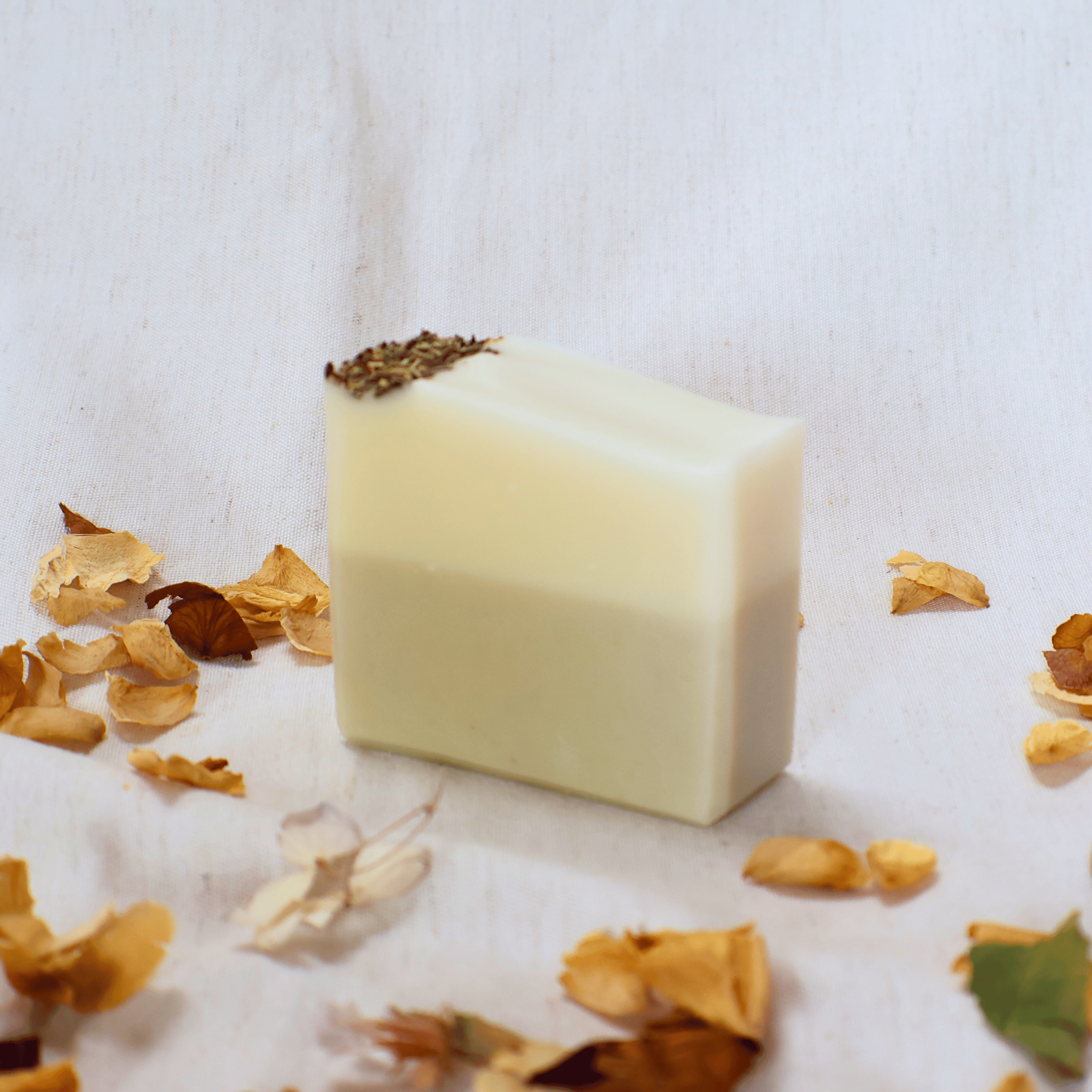 Handmade_natural_greenclay_tea_tree_bar_close-up.png