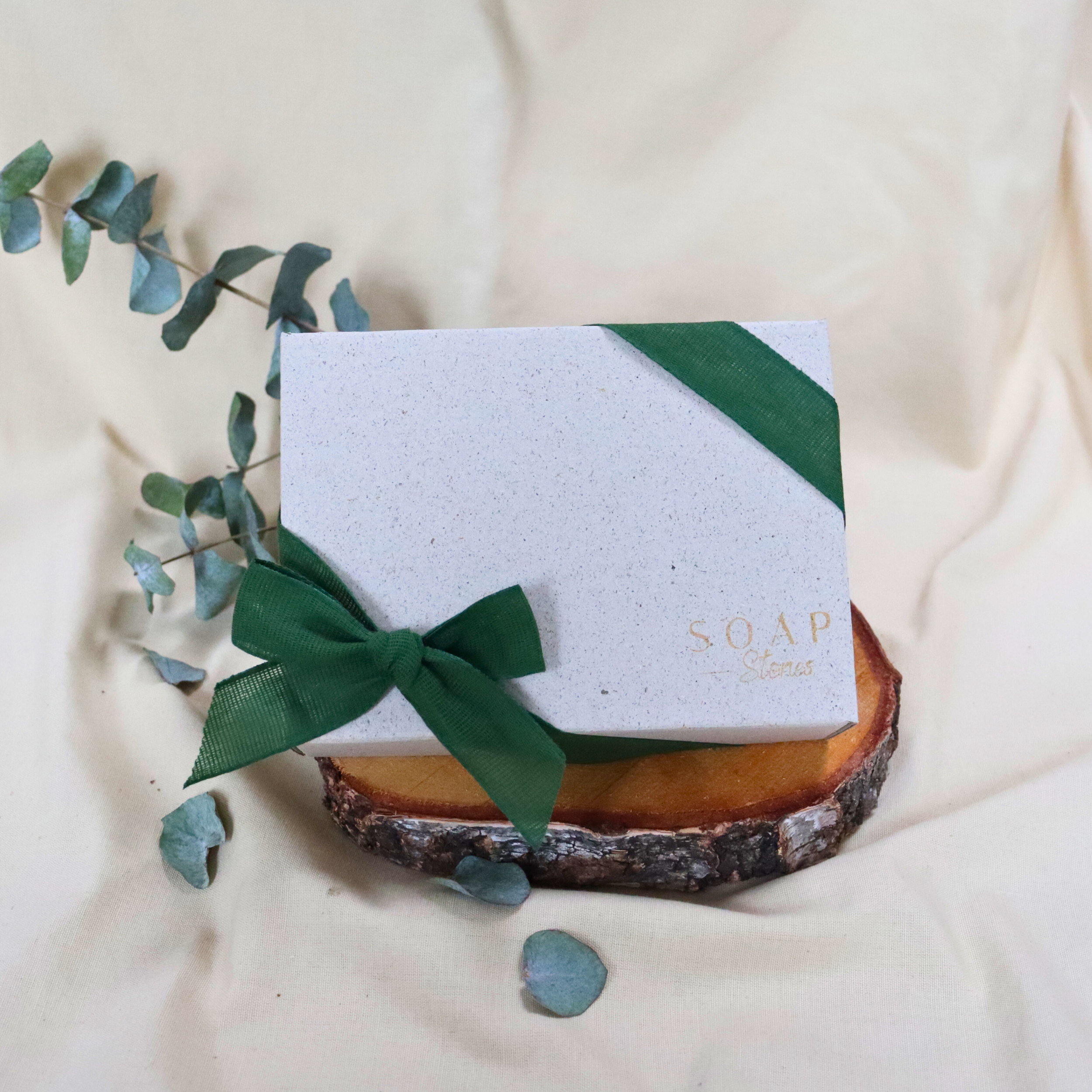 Soap_stories_duo_box_with_green_ribbon.png