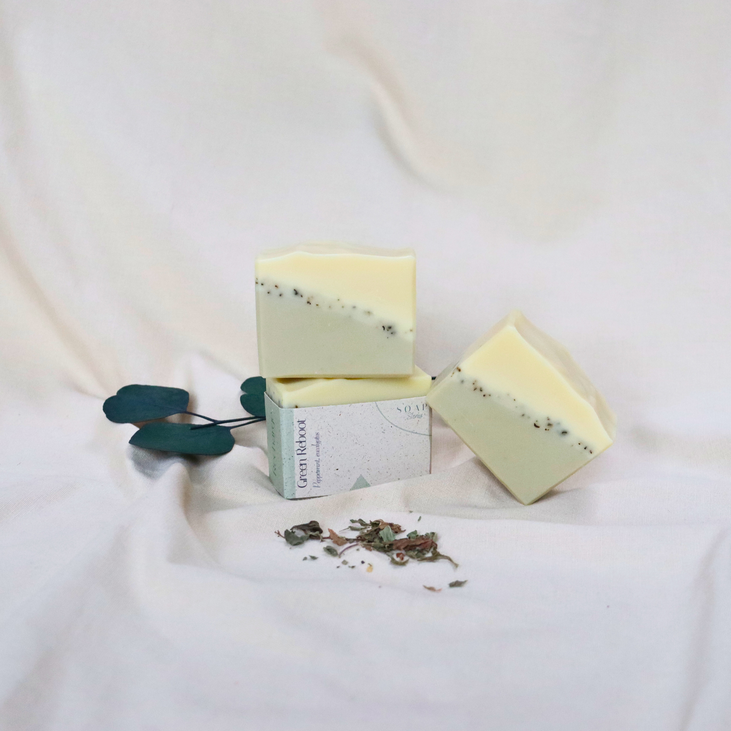 Natural_handmadegreenclay_soaps.png