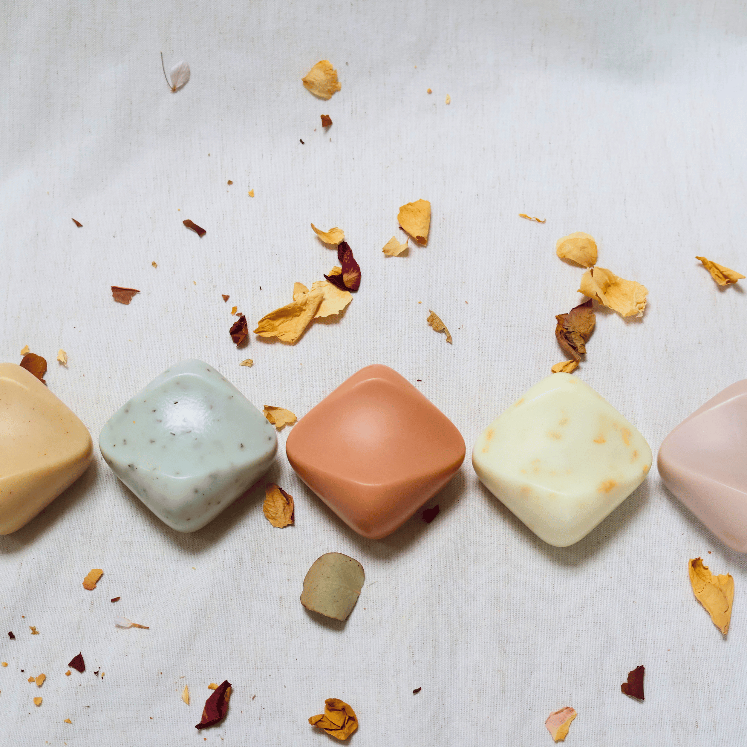 natural_pebble_soap_pouch_details.png
