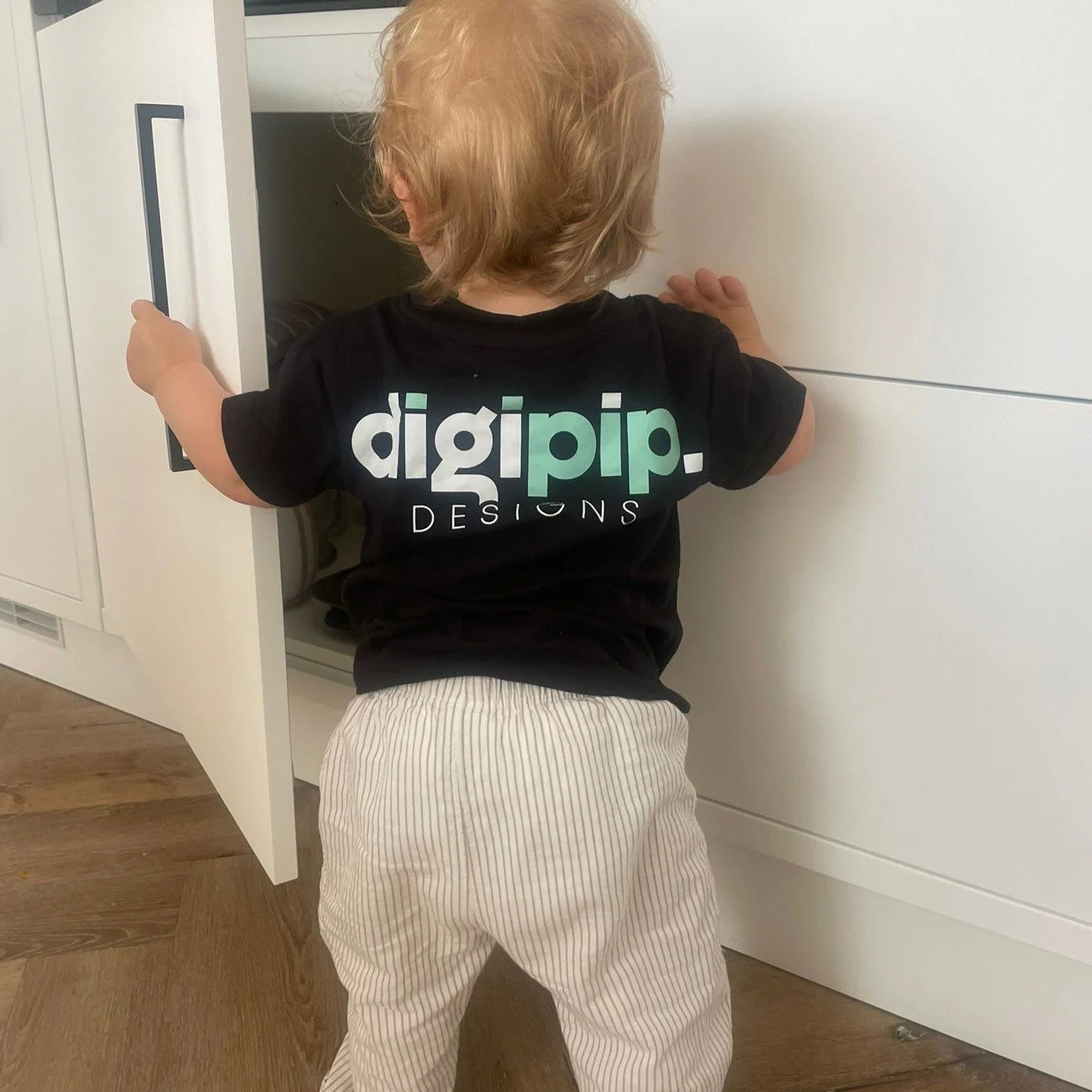 Start ’em young! πΌ
My nephew—the tiniest (and cutest) brand ambassador around—is already repping DigiPip.
He’s my own personal (almost) walking billboard π
#digipip #walkingbillboard #minirep #nephews