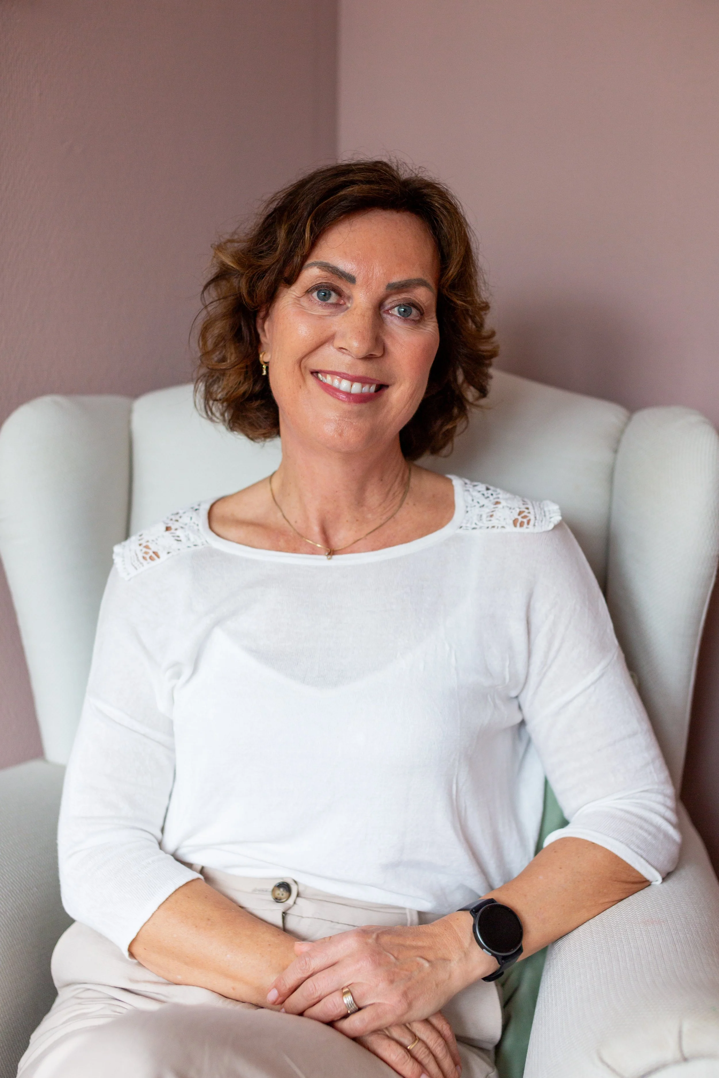 Anne Mari Fredriksen Jordmor, Reiki-healer kostholdsveilder og coach på Hennes Hus