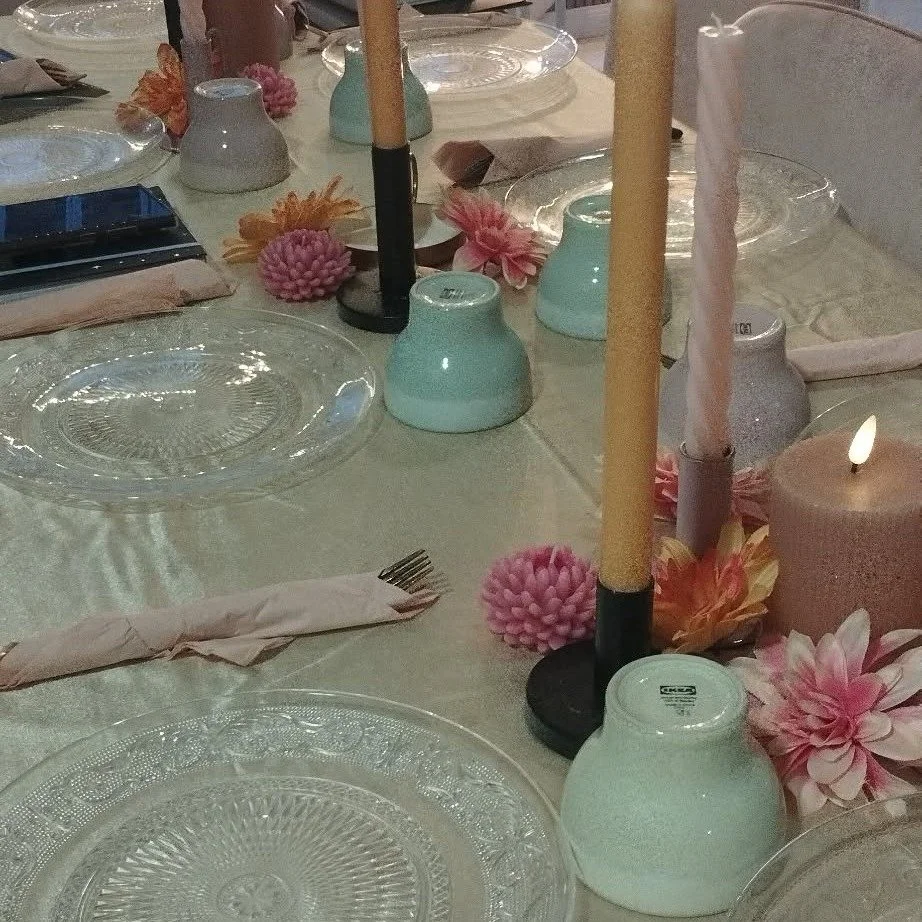 Camera roll f&eacute;vrier et mars 

1. Des r&eacute;unions mensuelles avec @lawomanboss 
2. Une balade carnavalesque au ch&acirc;teau d'H&eacute;l&eacute;cine
3. Un restaurant en amoureux chez @@rive_gauche_huy 
4. Un anniversaire en famille
5. Une 