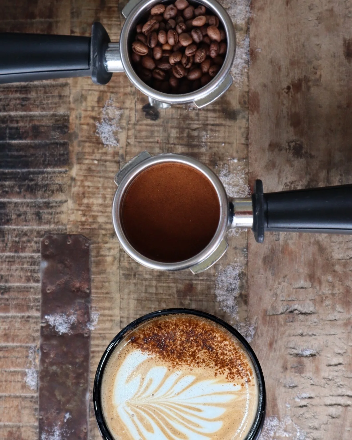 From beans to brew ☕️ What&rsquo;s your current drink order? 🕺

#ValleCrucis #SupportLocal #PearlsKitchen